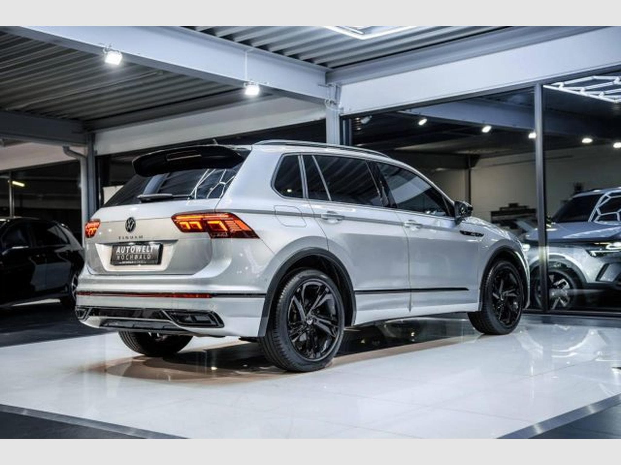 VW Tiguan Tiguan 1.5 TSI DSG R-Line NAVI IQ-LED KAMERA SHZ (2021) - Photo 14