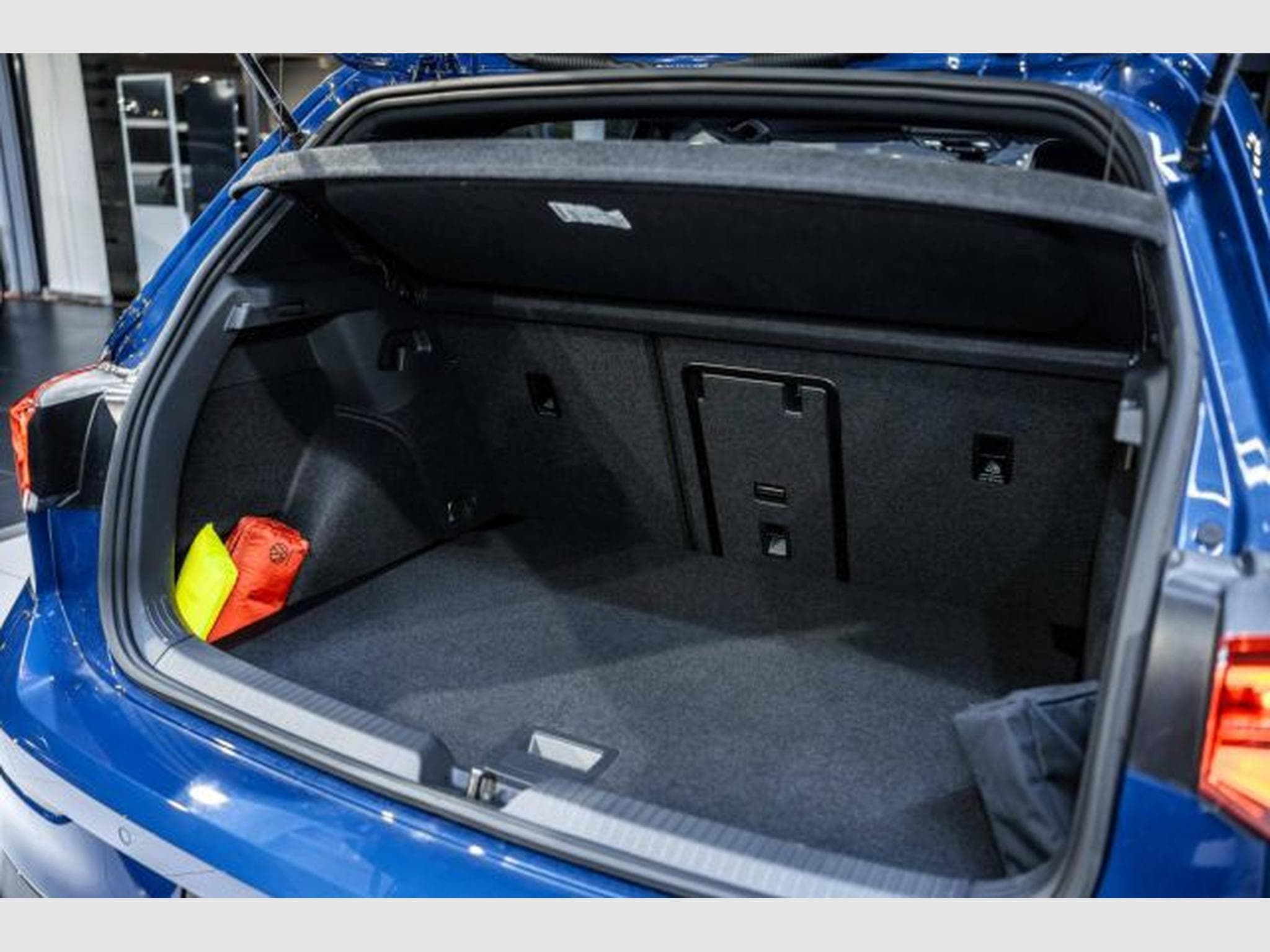 VW Golf Golf 8 2.0 TSI R Performance DSG 4M H&amp;K PANO IQ (2024) - Photo 15