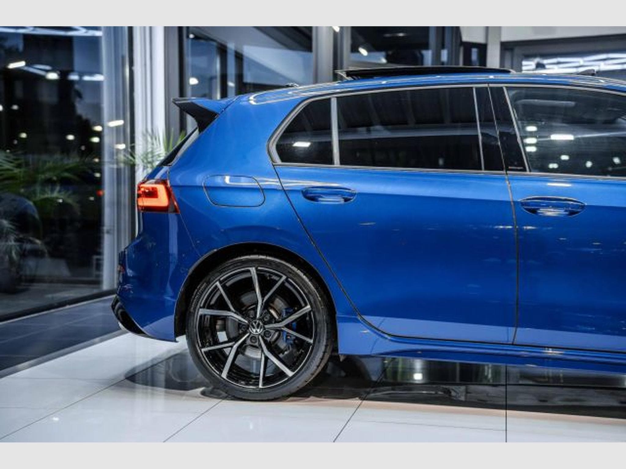 VW Golf Golf 8 2.0 TSI R Performance DSG 4M H&amp;K PANO IQ (2024) - Photo 8