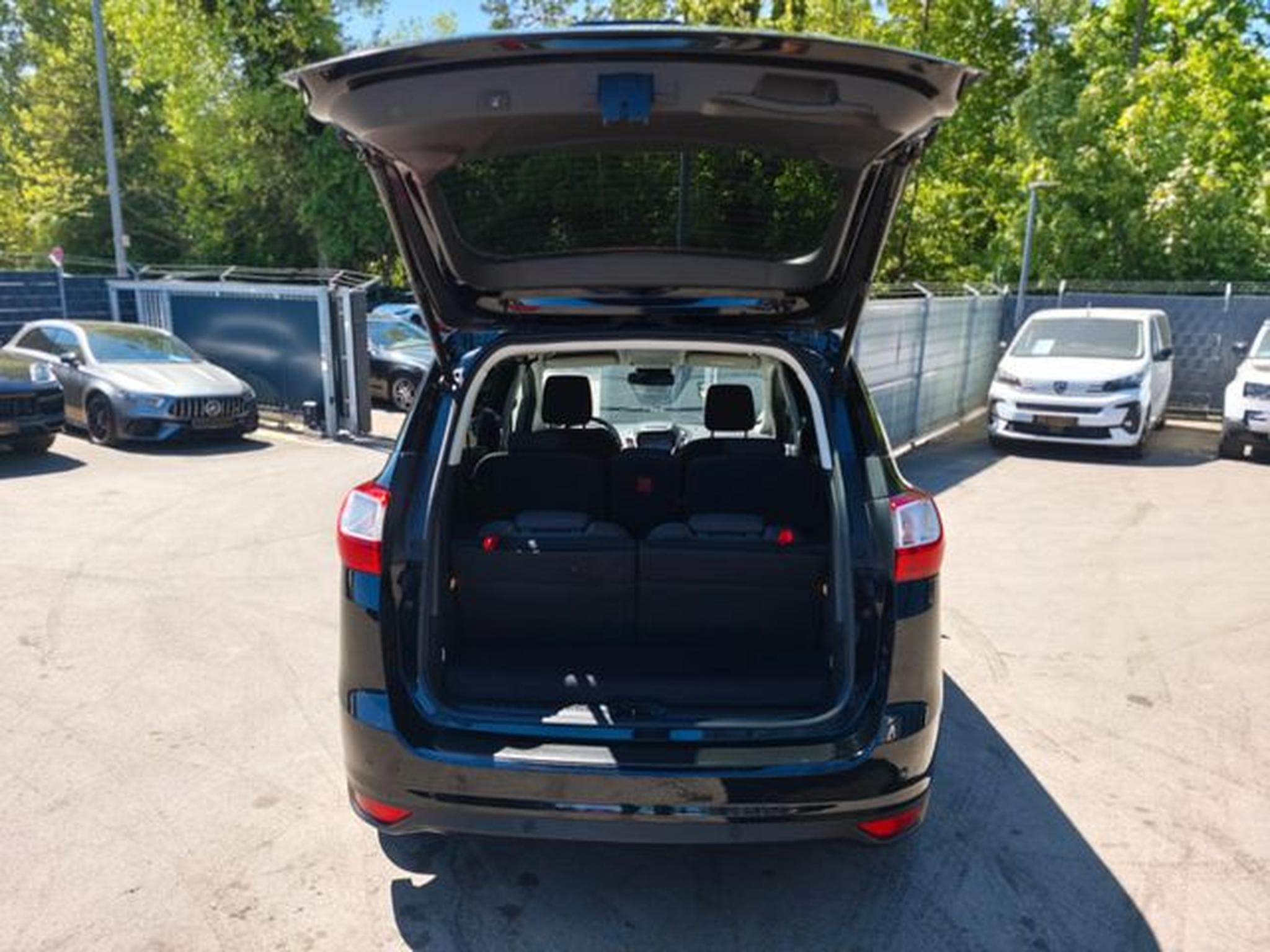 Ford C-Max GRAND C-MAX TITANIUM*FACELIFT*1.HAND*7.SITZER* (2015) - Photo 9