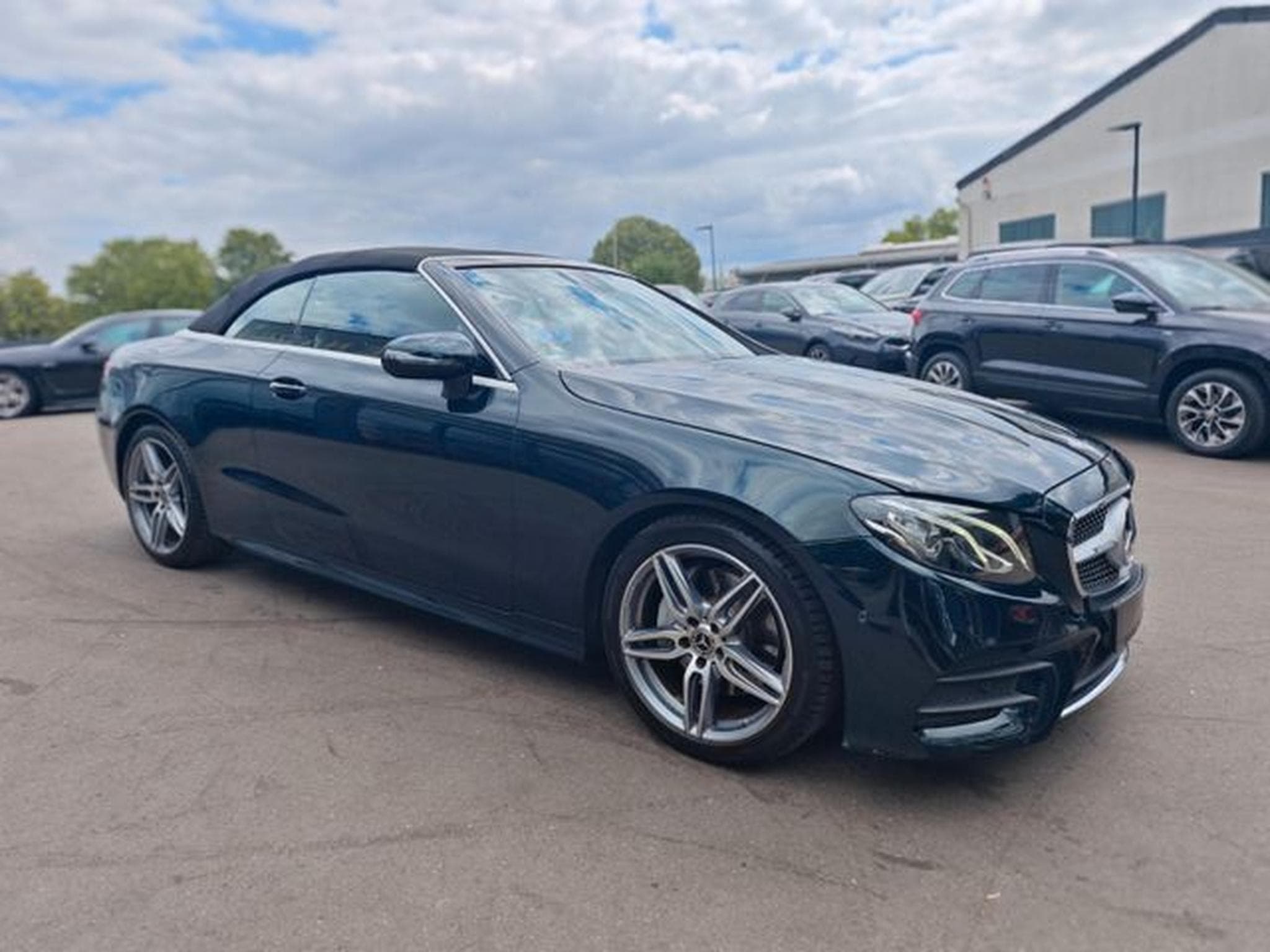 Mercedes E 220 E 220 CABRIO AMG-LINE*BURMESTER*KAMERA*AIRSCARF* (2019) - Photo 4