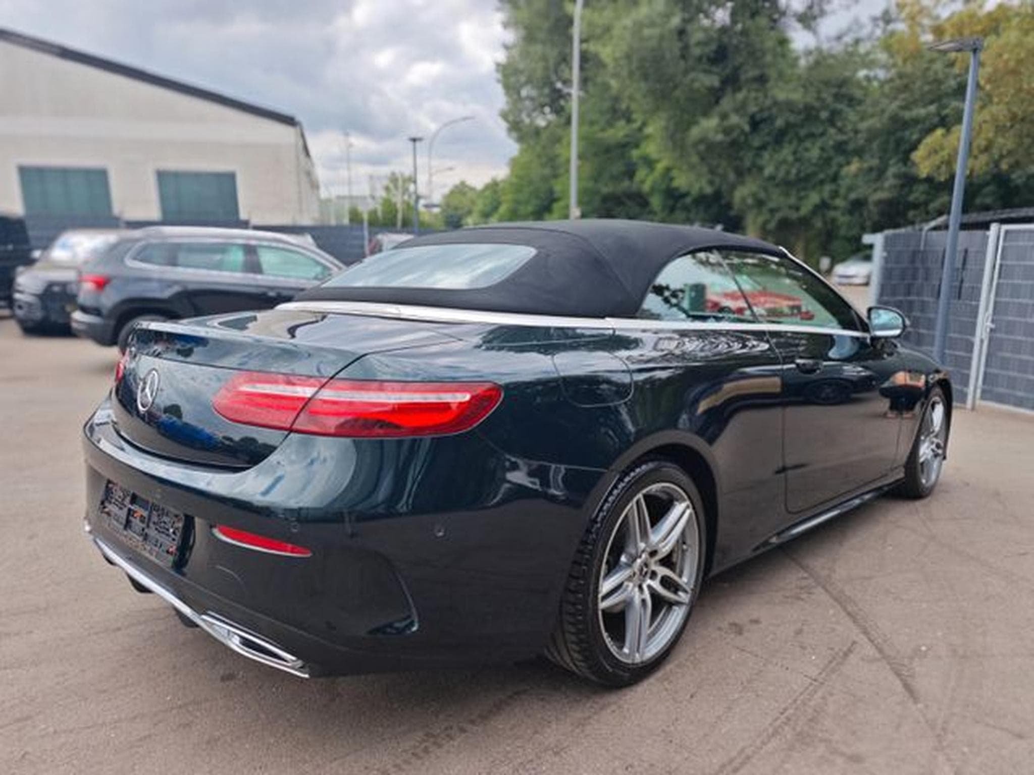 Mercedes E 220 E 220 CABRIO AMG-LINE*BURMESTER*KAMERA*AIRSCARF* (2019) - Photo 5