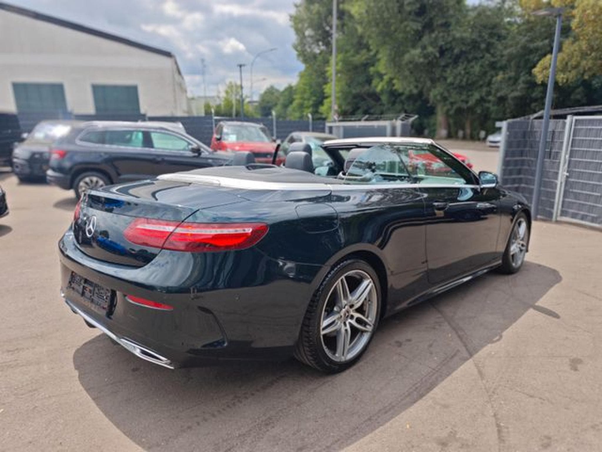 Mercedes E 220 E 220 CABRIO AMG-LINE*BURMESTER*KAMERA*AIRSCARF* (2019) - Photo 10