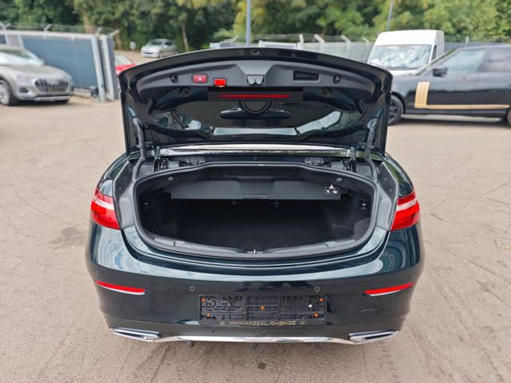 Mercedes E 220 E 220 CABRIO AMG-LINE*BURMESTER*KAMERA*AIRSCARF* (2019) - Photo 8
