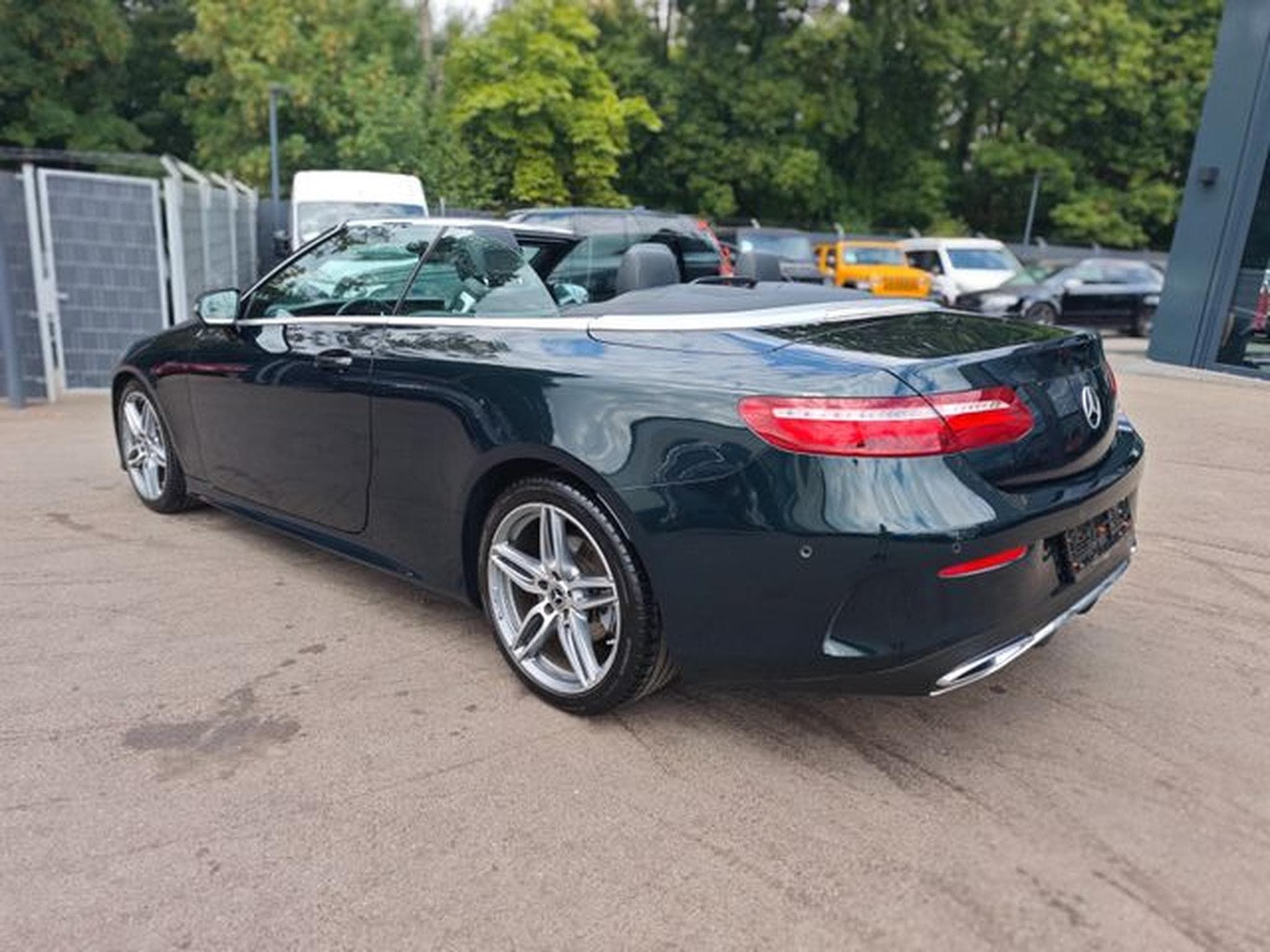 Mercedes E 220 E 220 CABRIO AMG-LINE*BURMESTER*KAMERA*AIRSCARF* (2019) - Photo 11
