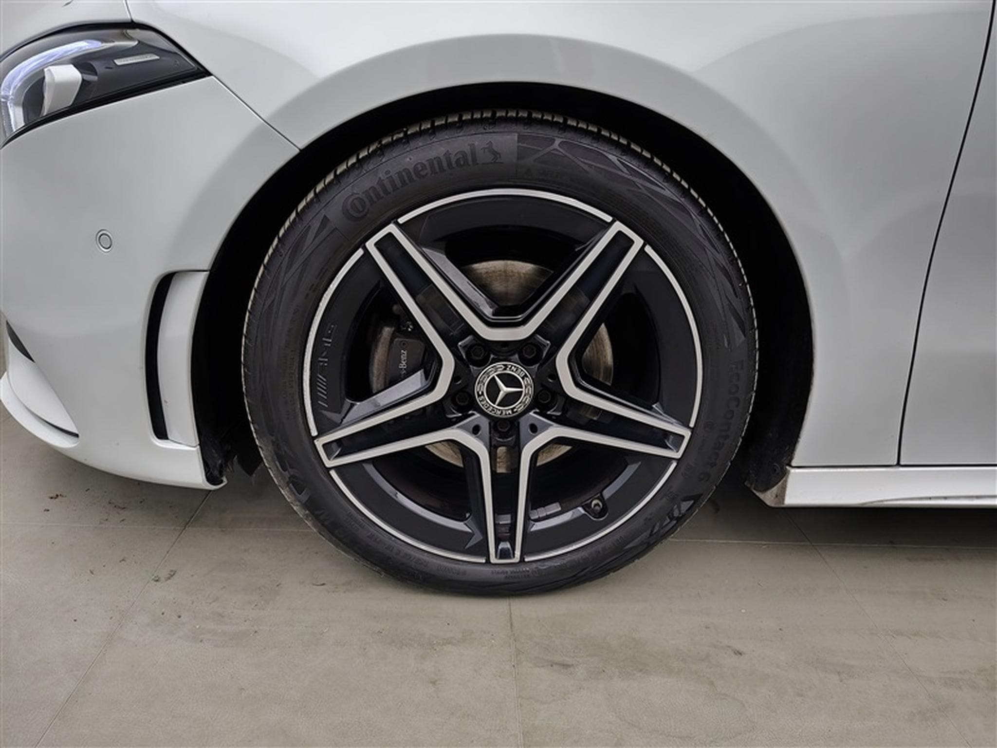 Mercedes A 180 A 180 d PACK AMG NAVI / S-CUIR / FULL LED (2021) - Foto 6