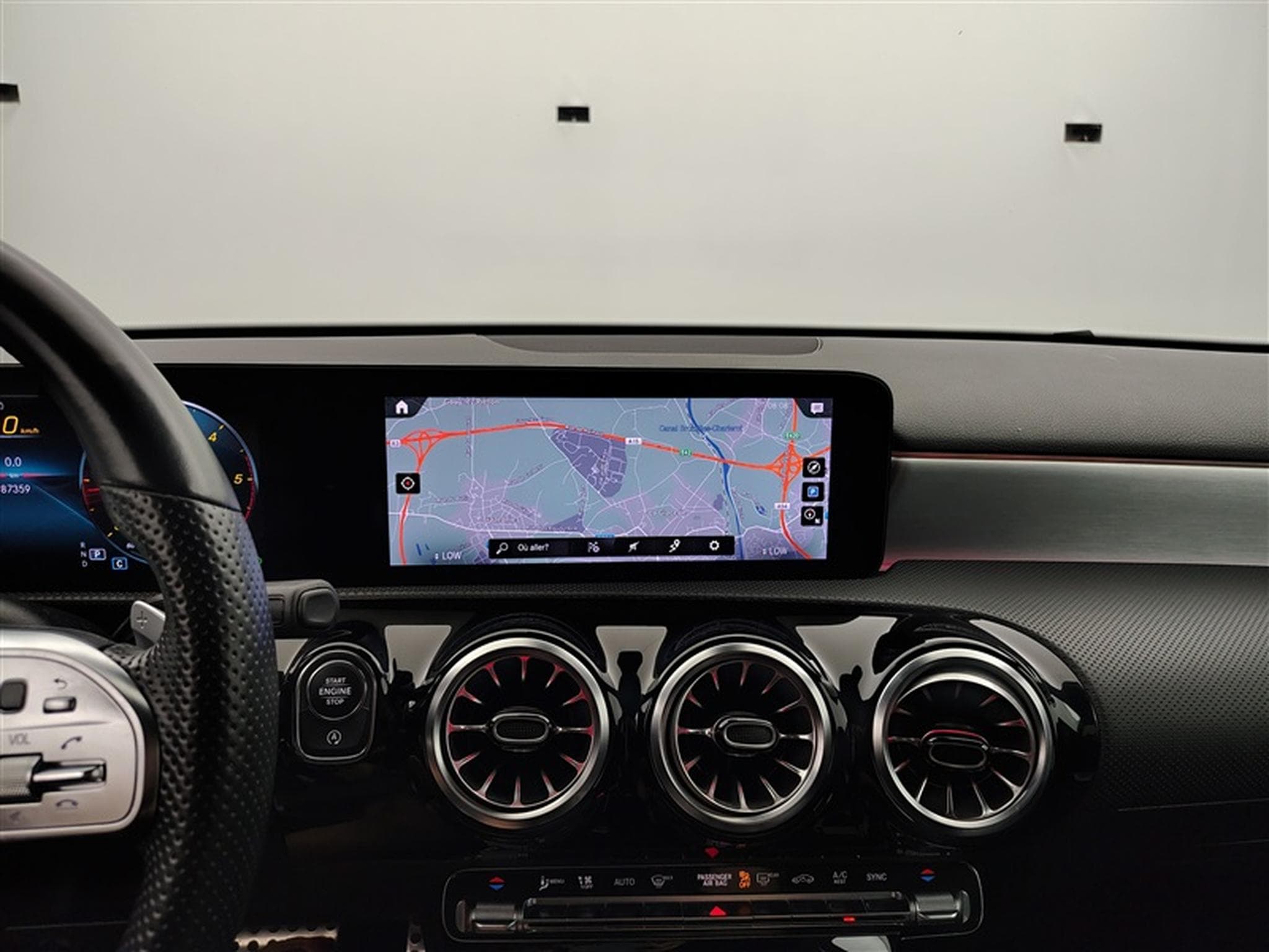 Mercedes A 180 A 180 d PACK AMG NAVI / S-CUIR / FULL LED (2021) - Foto 11