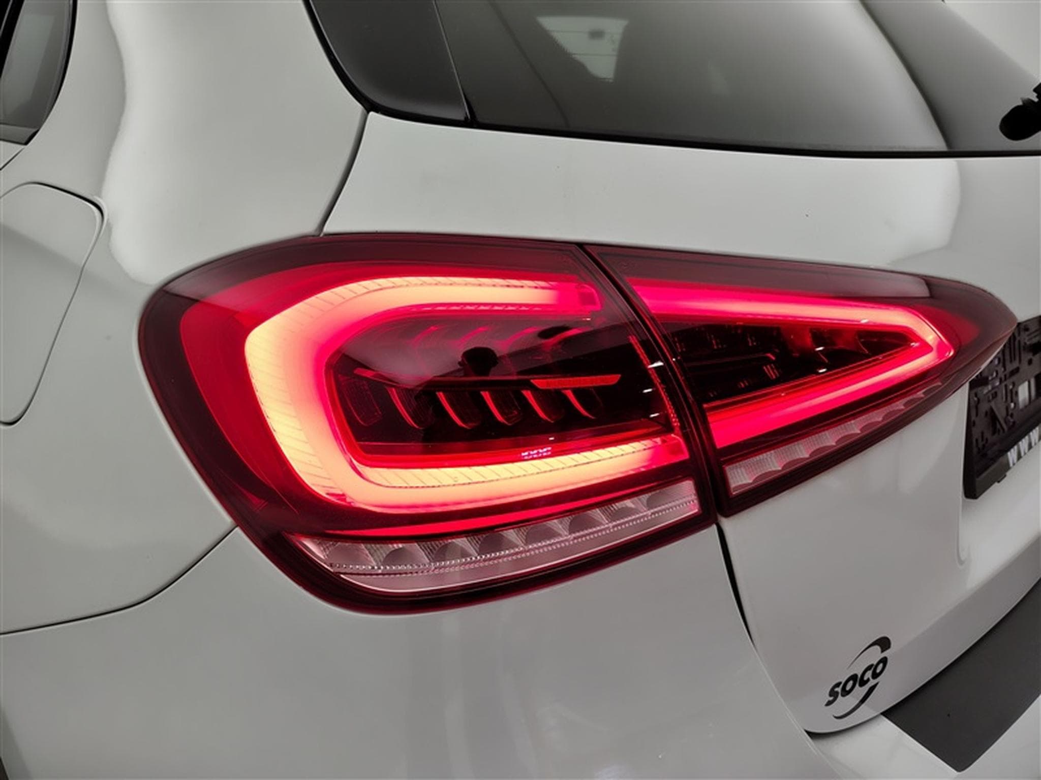 Mercedes A 180 A 180 d PACK AMG NAVI / S-CUIR / FULL LED (2021) - Foto 16