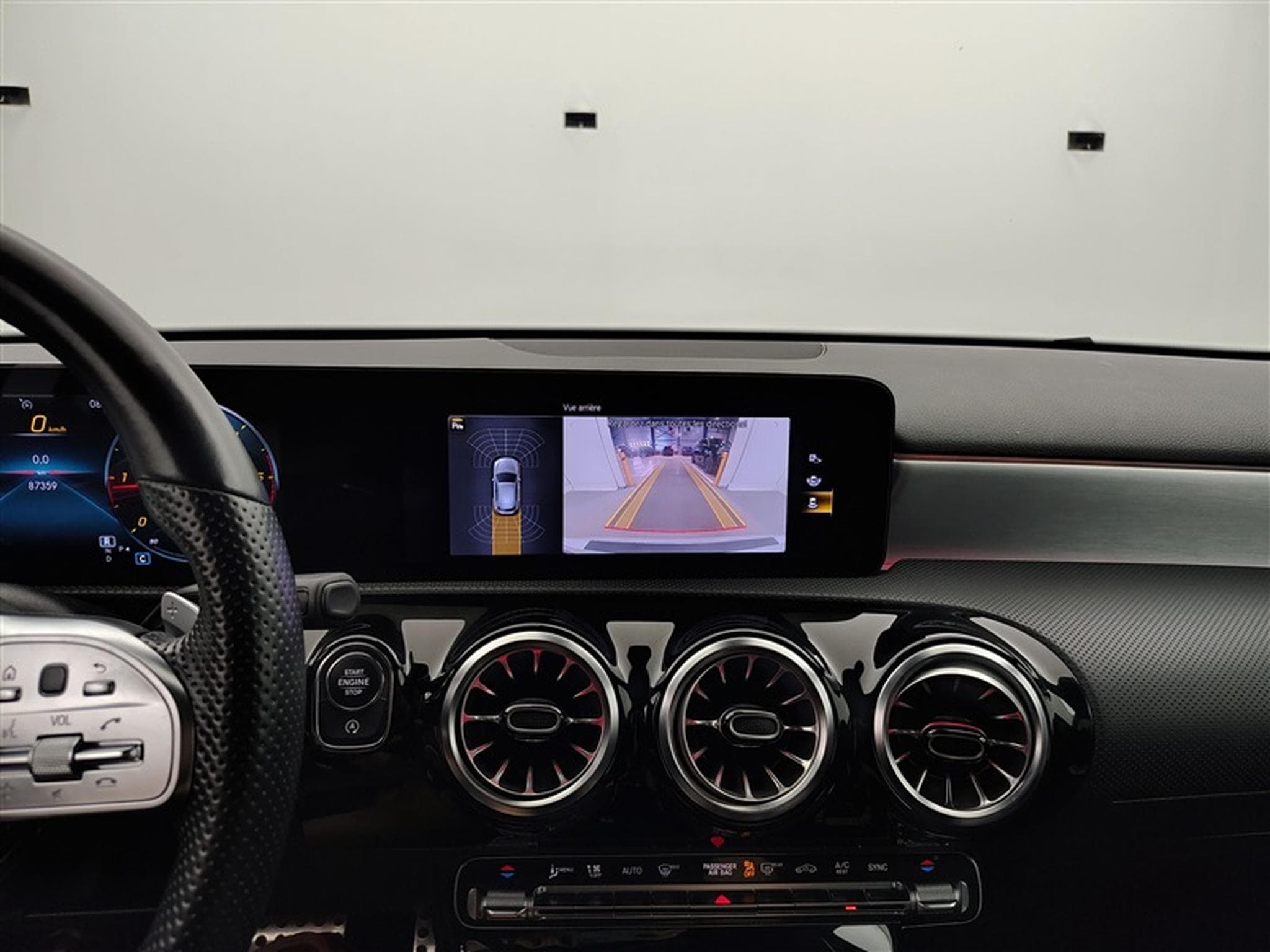 Mercedes A 180 A 180 d PACK AMG NAVI / S-CUIR / FULL LED (2021) - Foto 18