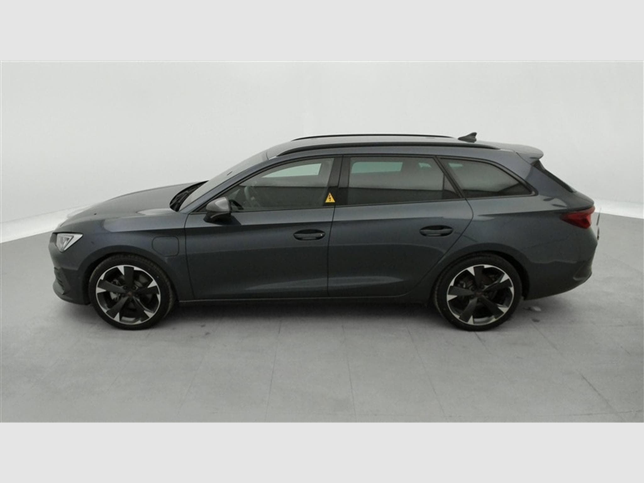 Cupra Leon ST 1.4 e-Hybrid DSG PHEV NAVI / FULL LED / CAMERA (2022) - Photo 3