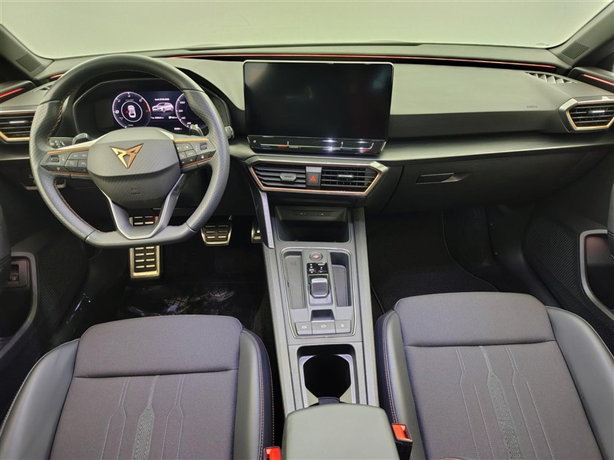 Cupra Leon ST 1.4 e-Hybrid DSG PHEV NAVI / FULL LED / CAMERA (2022) - Photo 8