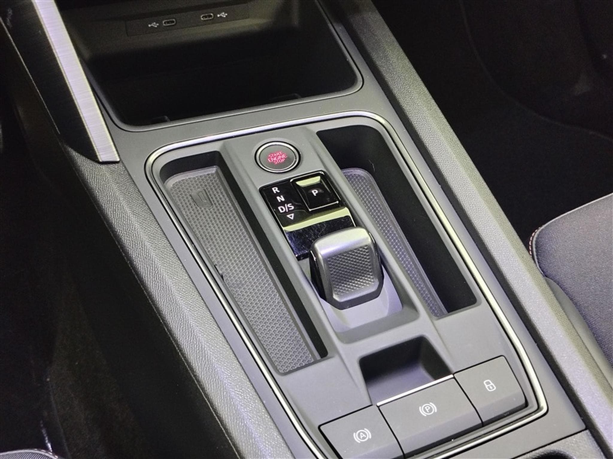Cupra Leon ST 1.4 e-Hybrid DSG PHEV NAVI / FULL LED / CAMERA (2022) - Photo 12