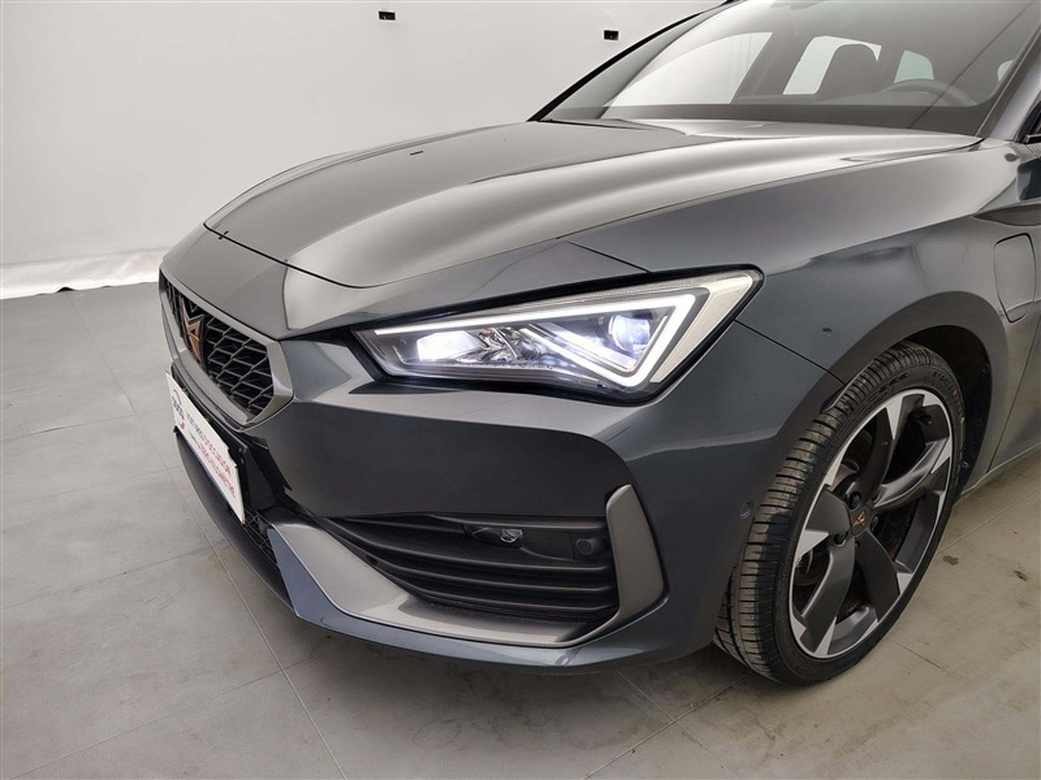 Cupra Leon ST 1.4 e-Hybrid DSG PHEV NAVI / FULL LED / CAMERA (2022) - Photo 15
