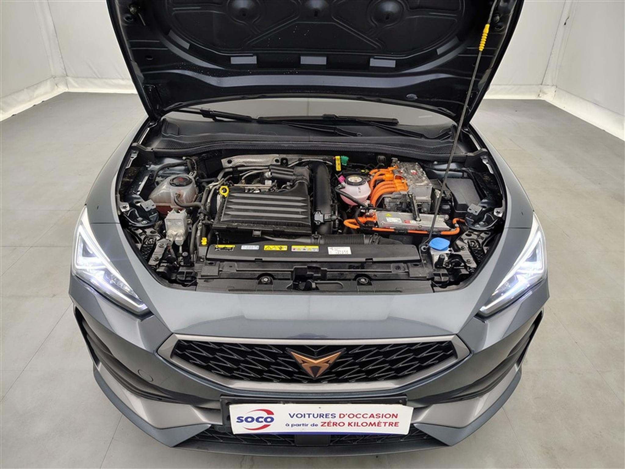 Cupra Leon ST 1.4 e-Hybrid DSG PHEV NAVI / FULL LED / CAMERA (2022) - Photo 19