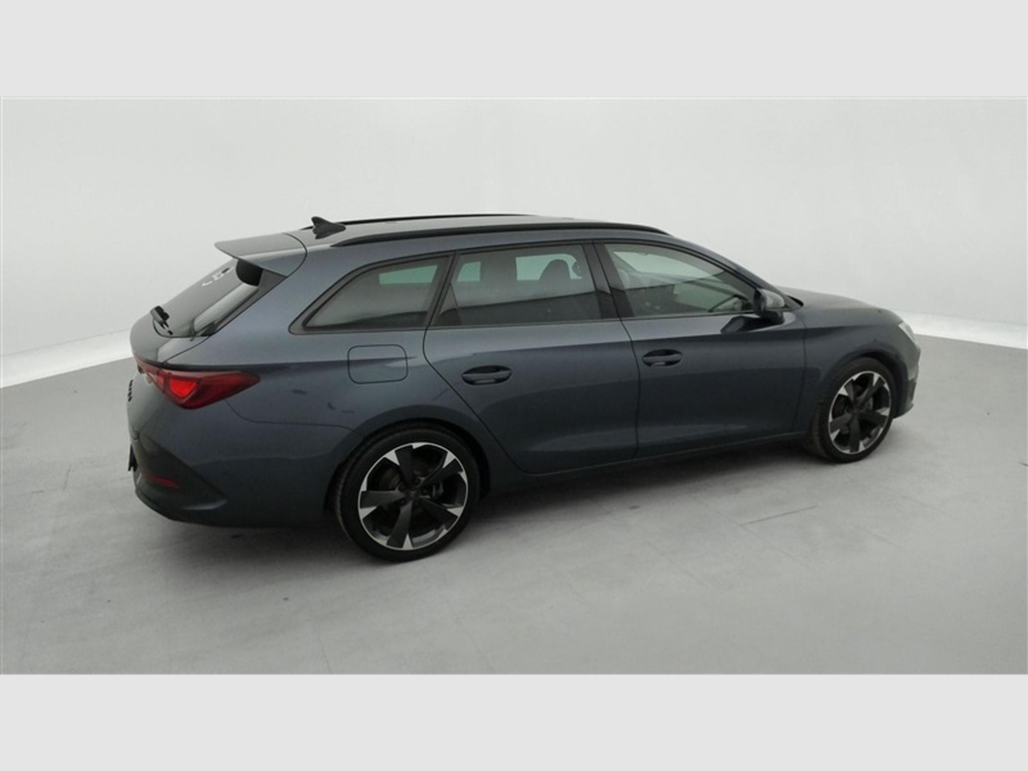 Cupra Leon ST 1.4 e-Hybrid DSG PHEV NAVI / FULL LED / CAMERA (2022) - Photo 25