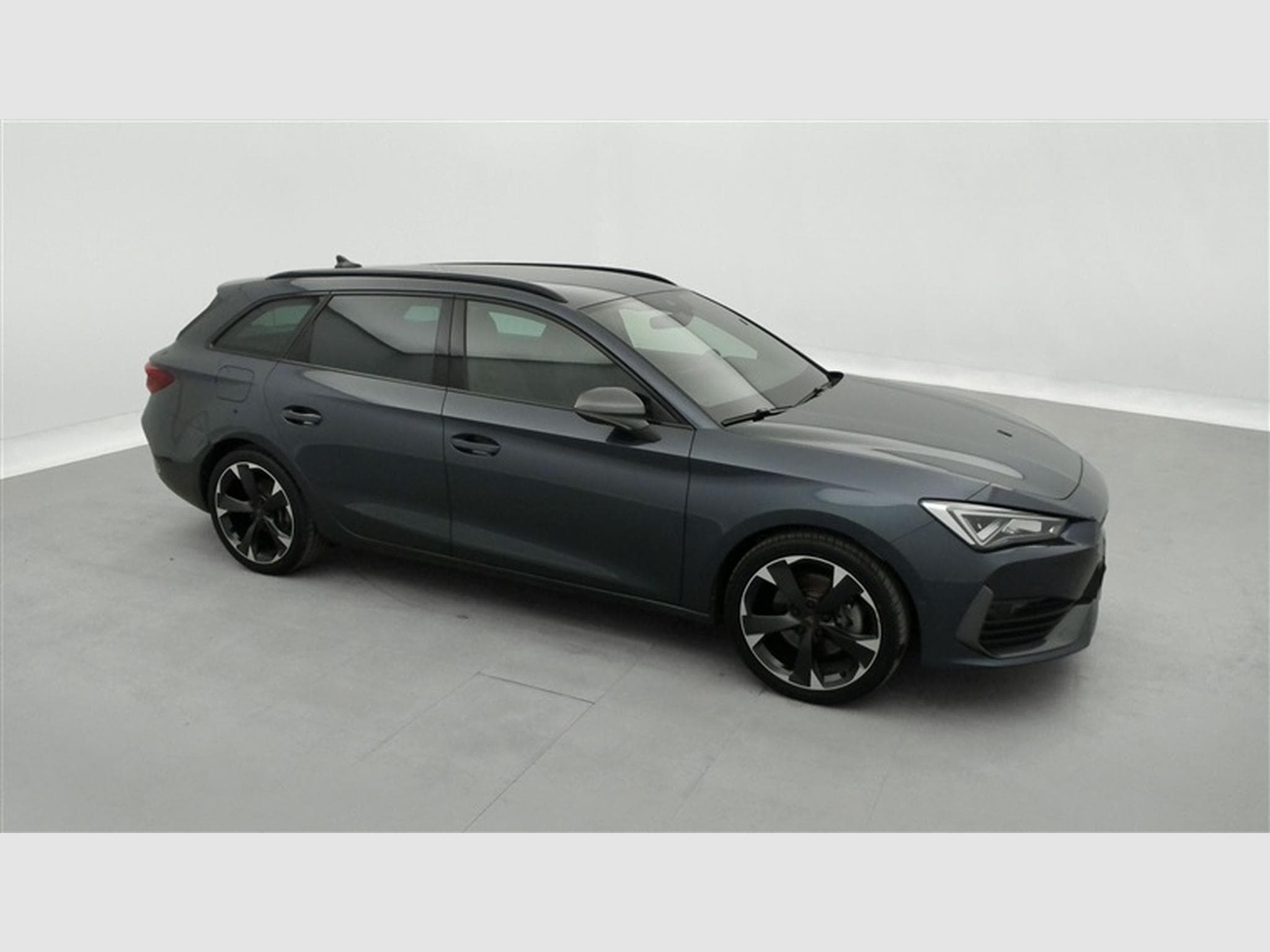 Cupra Leon ST 1.4 e-Hybrid DSG PHEV NAVI / FULL LED / CAMERA (2022) - Photo 23