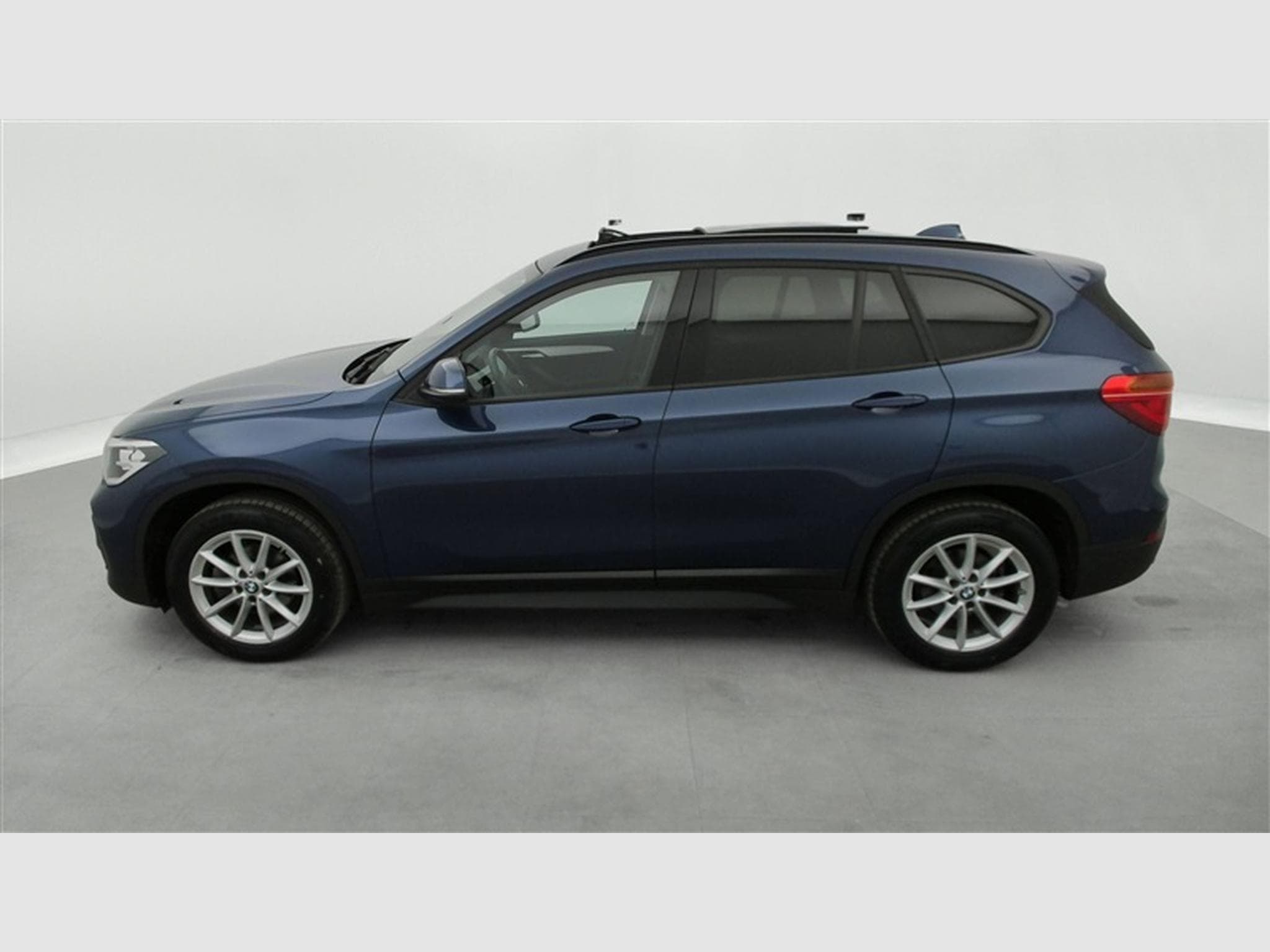 BMW X1 1.5 dA sDrive16 Business CUIR/NAVI/TO PANO/JA17 (2021) - Foto 3
