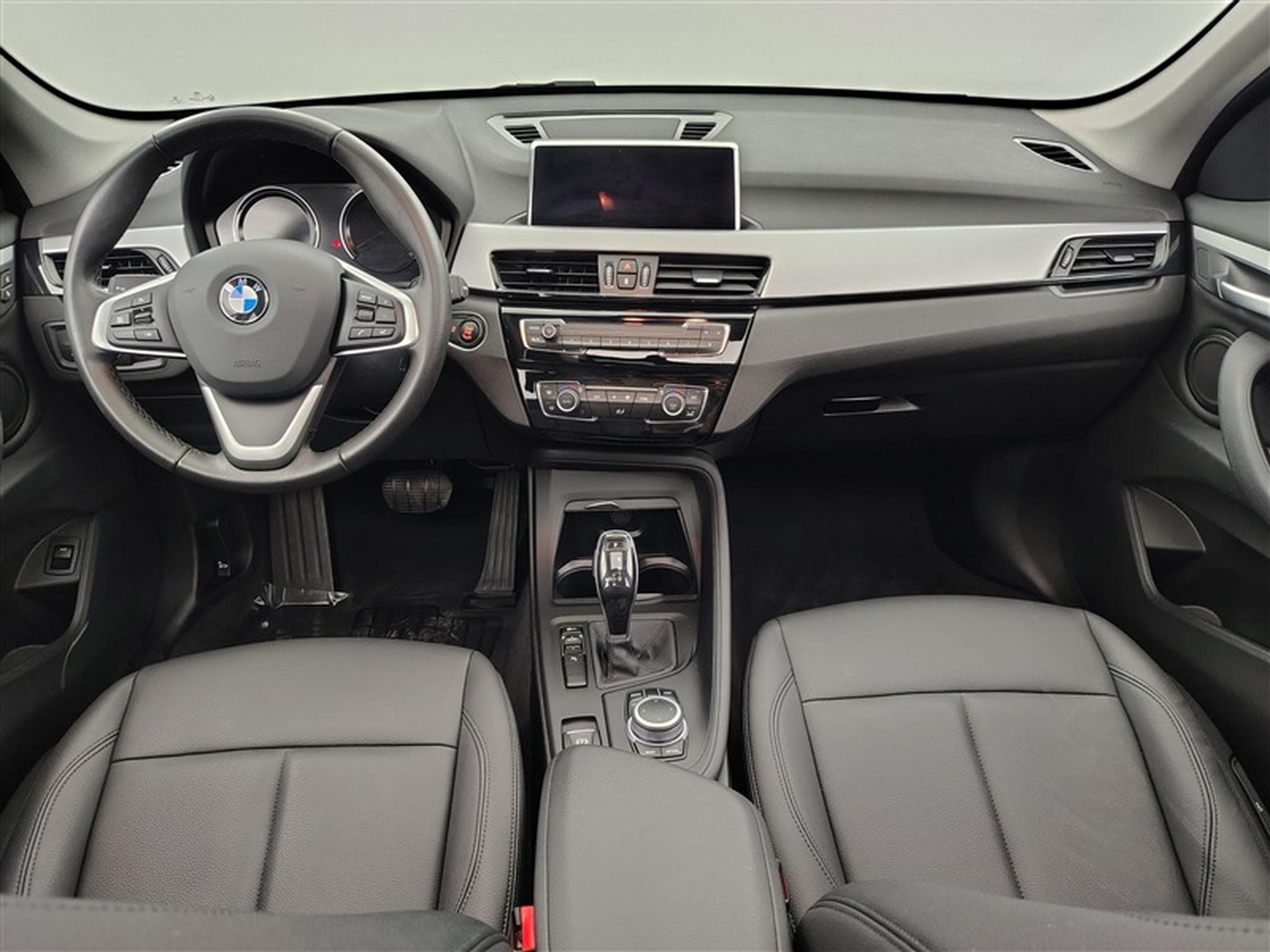 BMW X1 1.5 dA sDrive16 Business CUIR/NAVI/TO PANO/JA17 (2021) - Foto 8