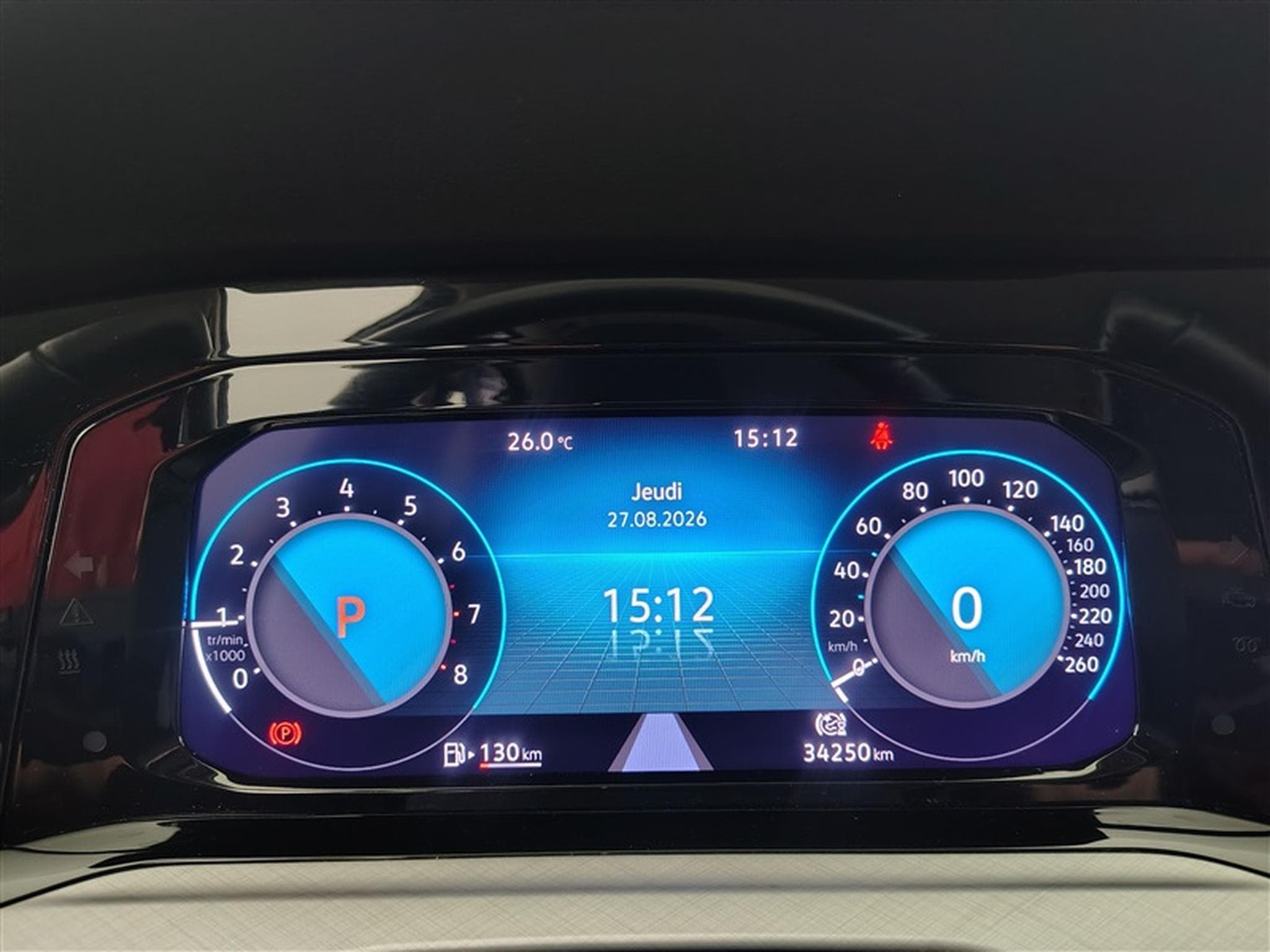 VW Golf 1.0 eTSI Life Business Premium OPF DSG (2023) - Photo 10