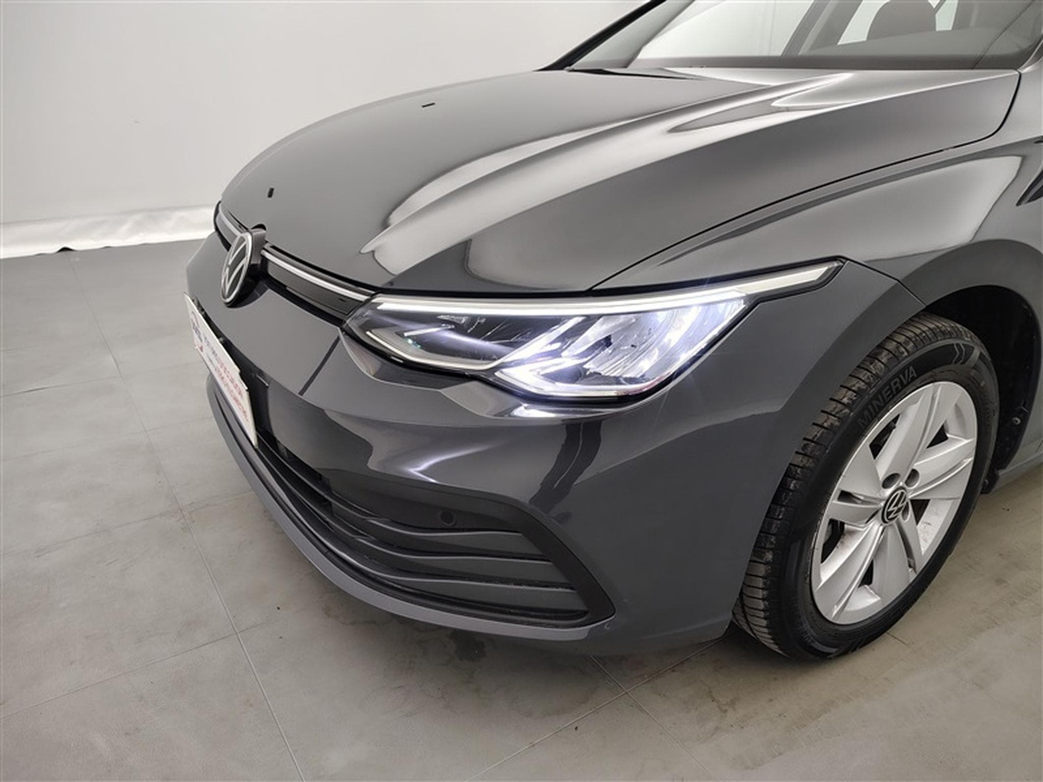 VW Golf 1.0 eTSI Life Business Premium OPF DSG (2023) - Photo 15