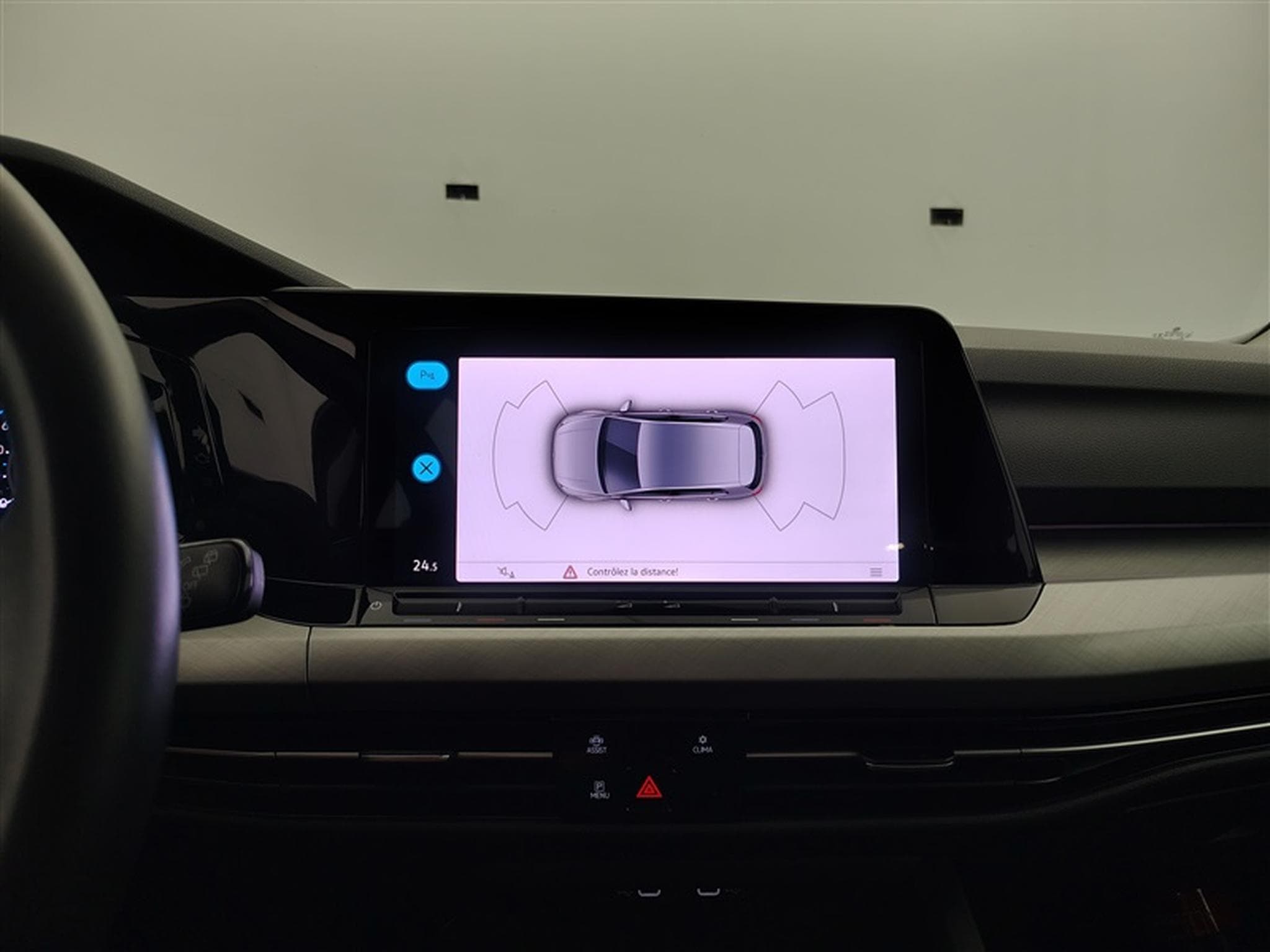 VW Golf 1.0 eTSI Life Business Premium OPF DSG (2023) - Photo 17