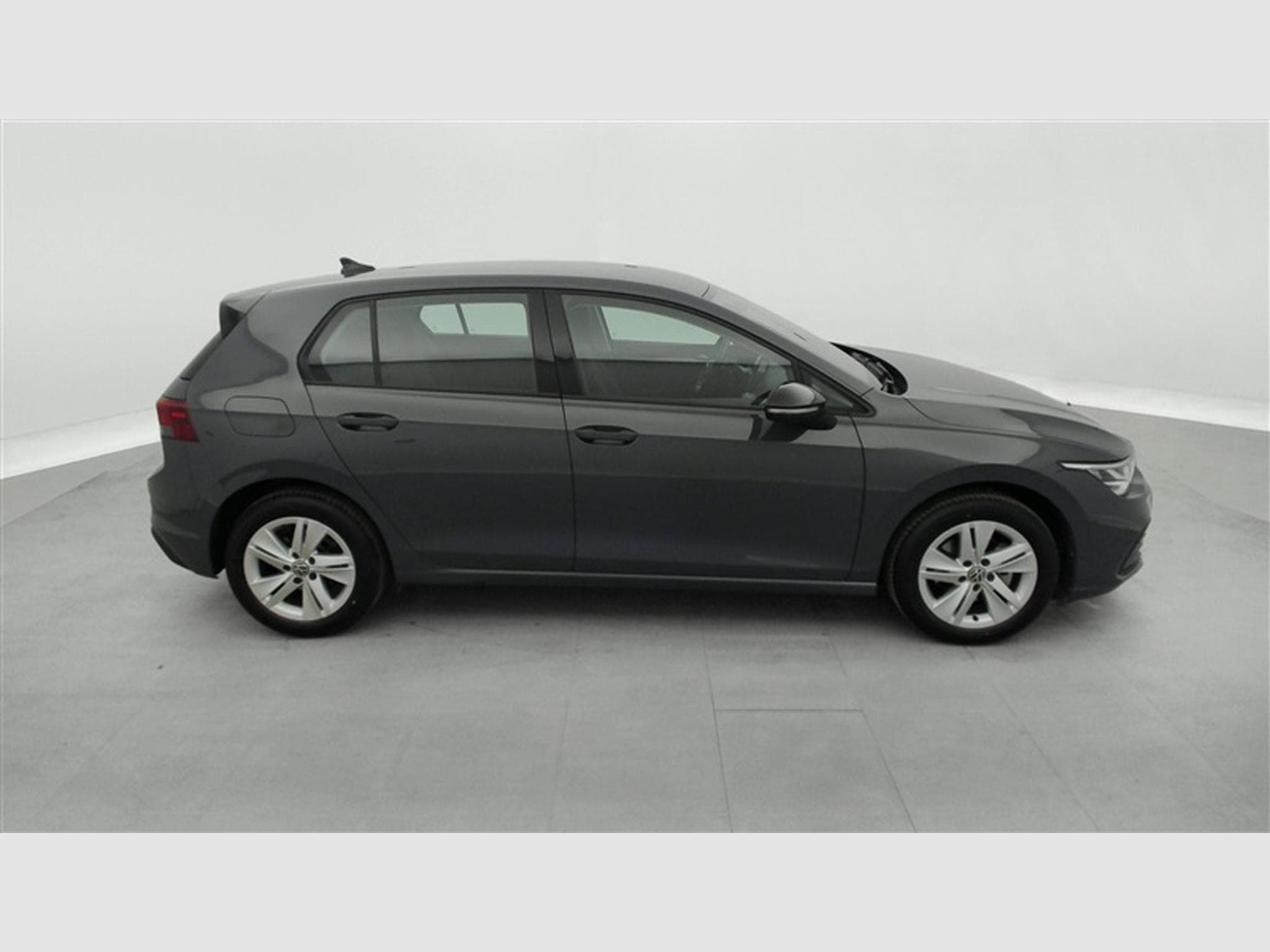 VW Golf 1.0 eTSI Life Business Premium OPF DSG (2023) - Photo 23
