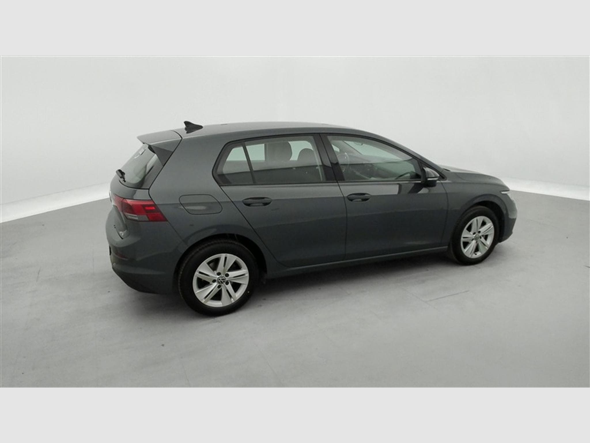 VW Golf 1.0 eTSI Life Business Premium OPF DSG (2023) - Photo 24