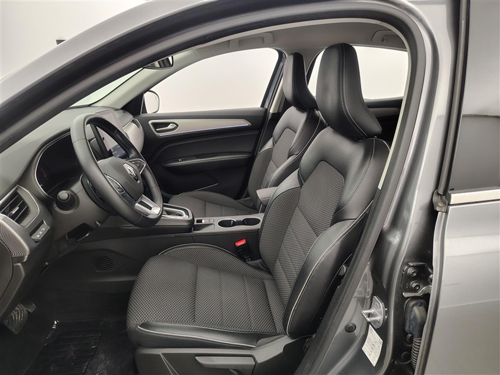 Renault Arkana 1.3 TCe 140 Intens GPF EDC (2023) - Photo 7