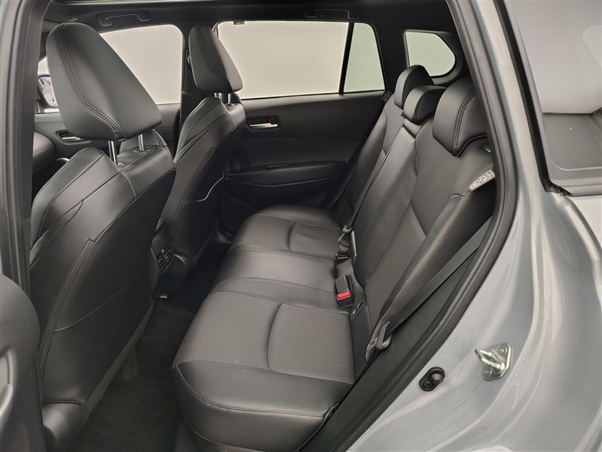 Toyota Corolla Hybrid 1.8 2WD Premium e-CVT (103 kW) (2023) - Photo 13