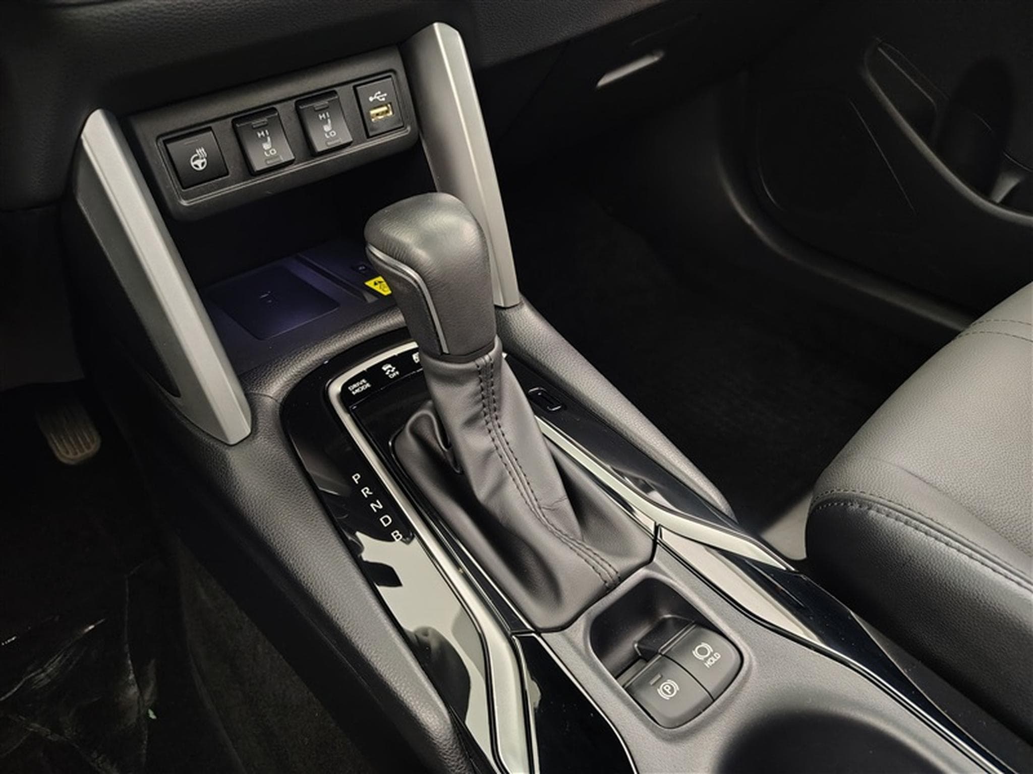 Toyota Corolla Hybrid 1.8 2WD Premium e-CVT (103 kW) (2023) - Photo 12