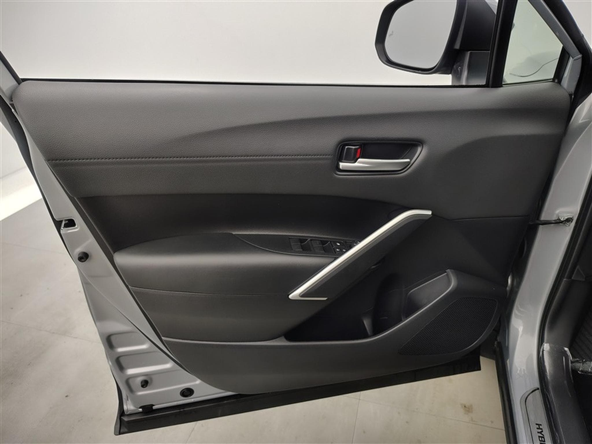 Toyota Corolla Hybrid 1.8 2WD Premium e-CVT (103 kW) (2023) - Photo 16
