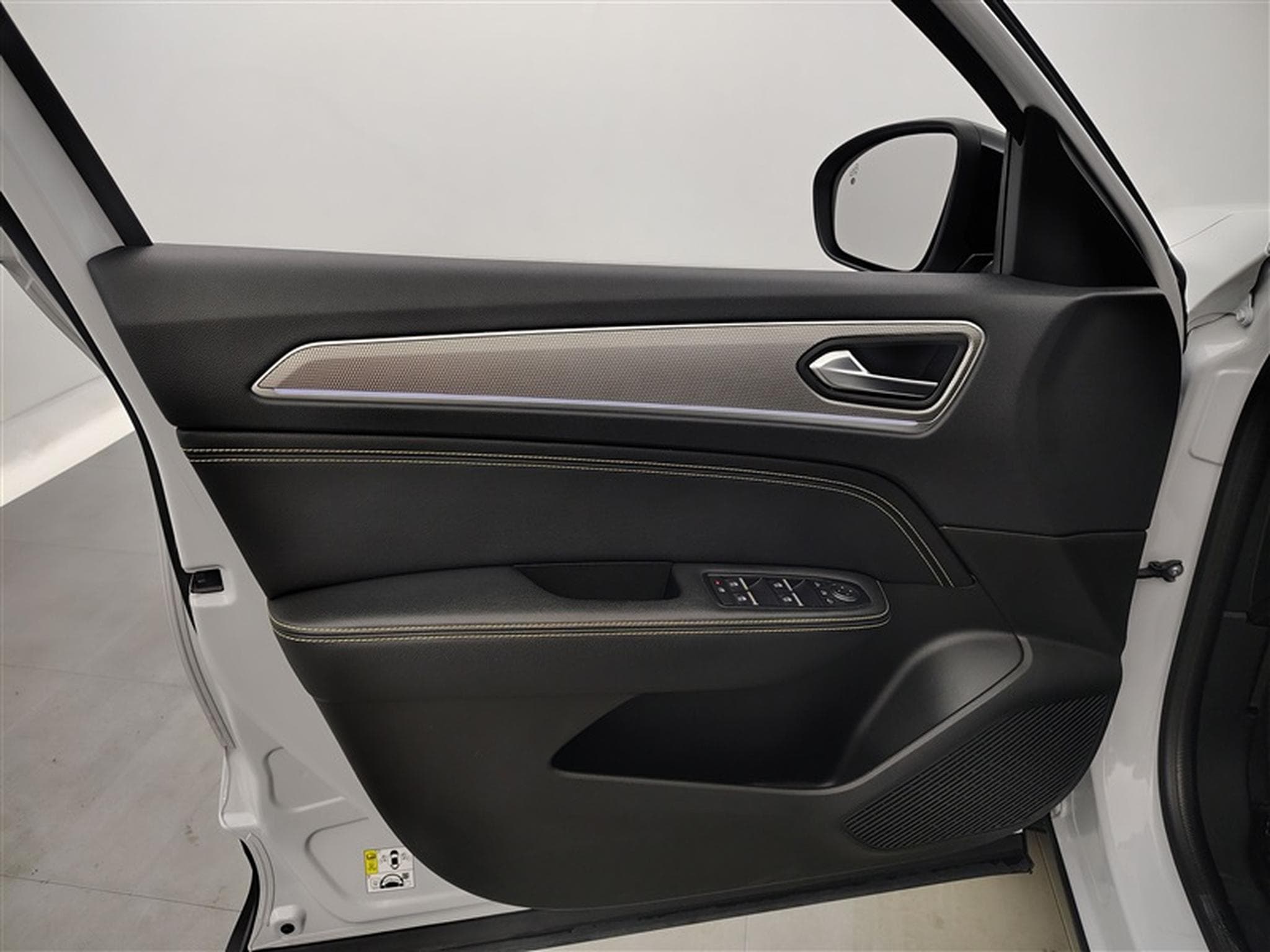 Renault Arkana 1.3 TCe MHEV TECHNO EDC/ Toit ouvrant (2024) - Photo 16