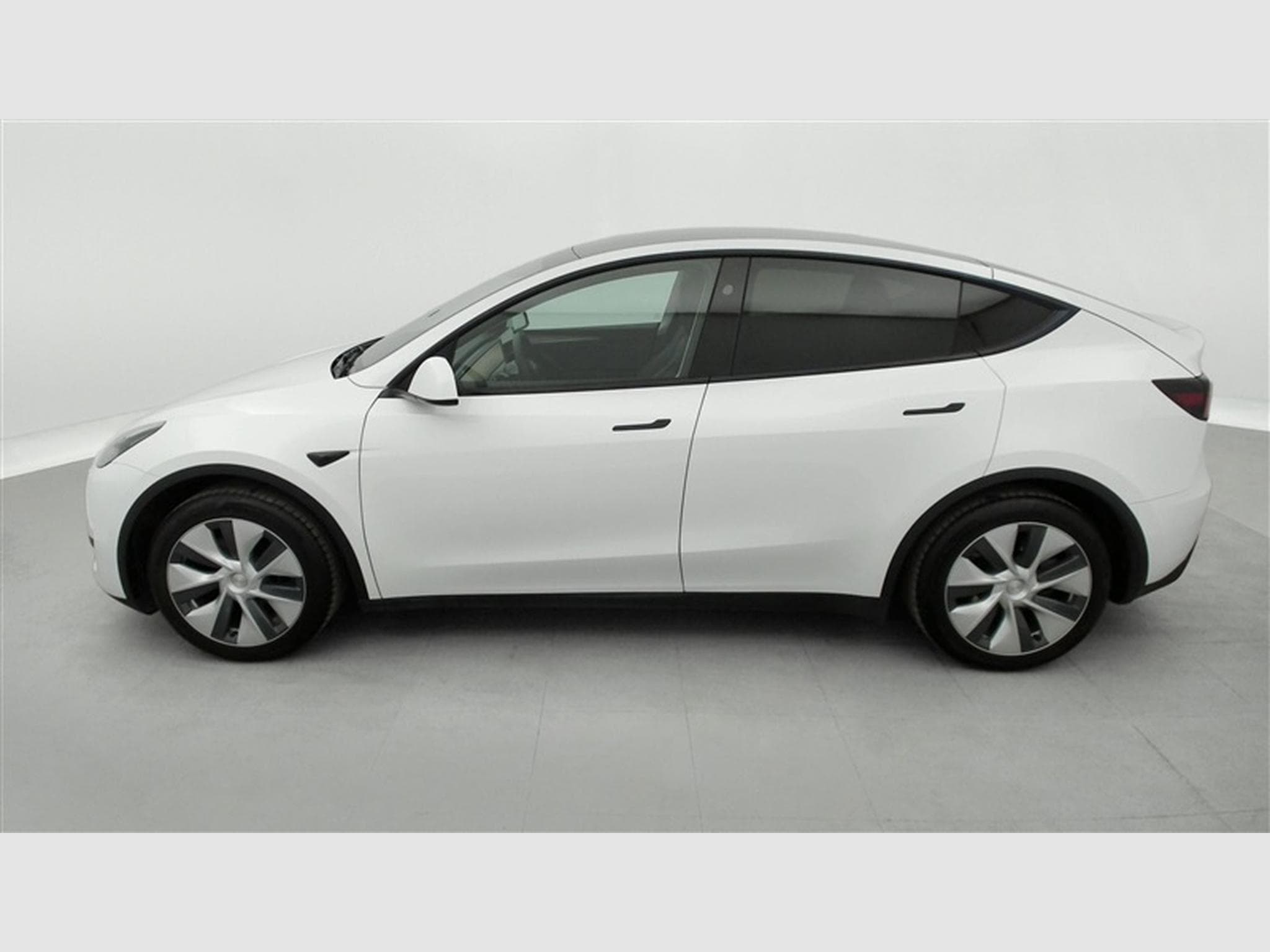 Tesla Model Y Standard Range RWD NAVI / FULL LED / CUIR / PANO / CAMERA360 (2024) - Photo 3