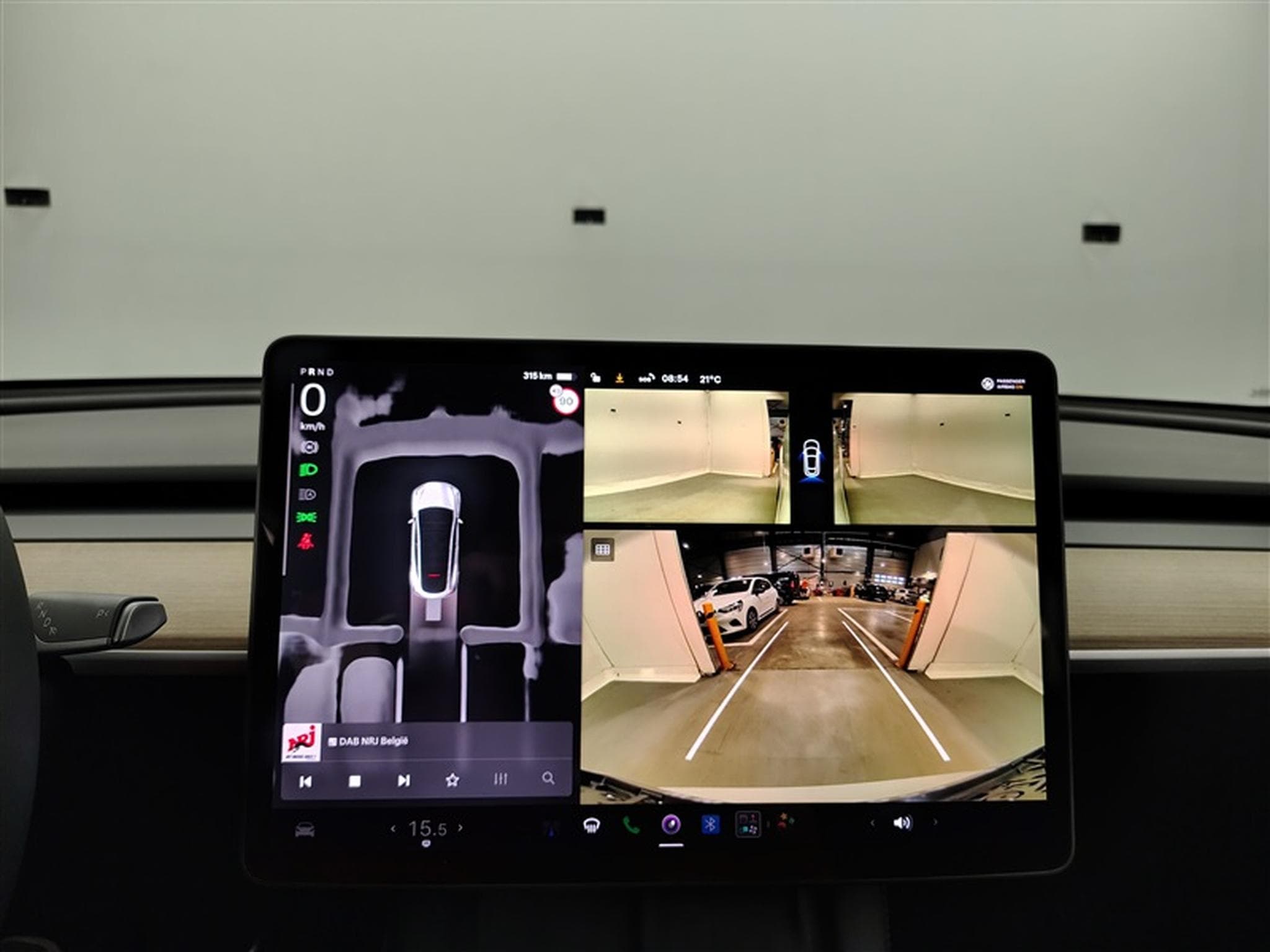Tesla Model Y Standard Range RWD NAVI / FULL LED / CUIR / PANO / CAMERA360 (2024) - Photo 18
