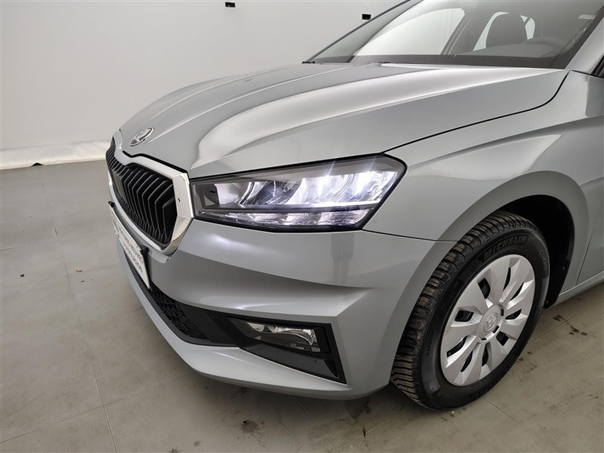 Skoda Fabia 1.0 TSI 115cv DSG Clever CARPLAY / FULL LED / KEYLESS / PDC (2026) - Photo 15
