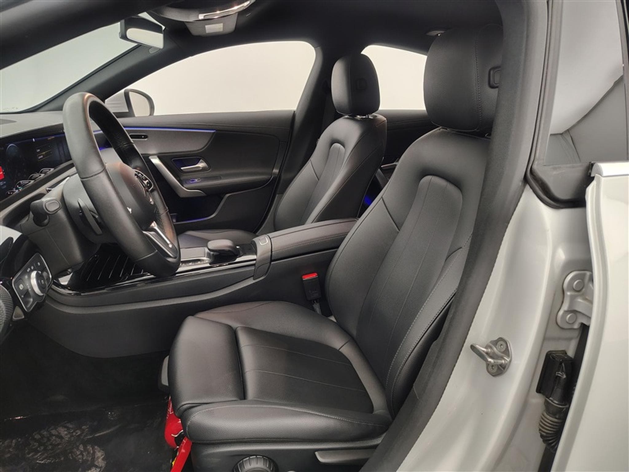 Mercedes CLA 250 e PHEV Luxury Line Cuir / Navi / Led / PDC av+ar (2022) - Photo 6