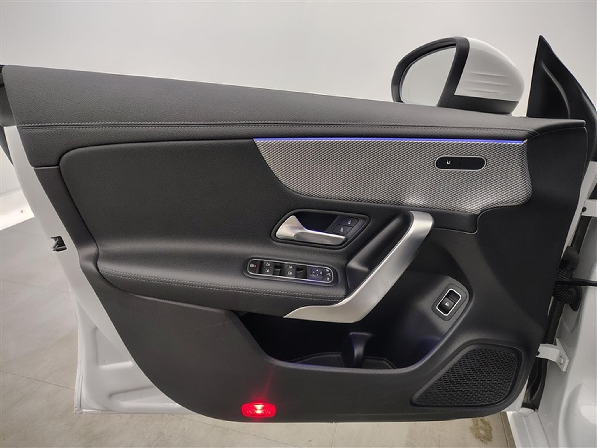 Mercedes CLA 250 e PHEV Luxury Line Cuir / Navi / Led / PDC av+ar (2022) - Photo 16