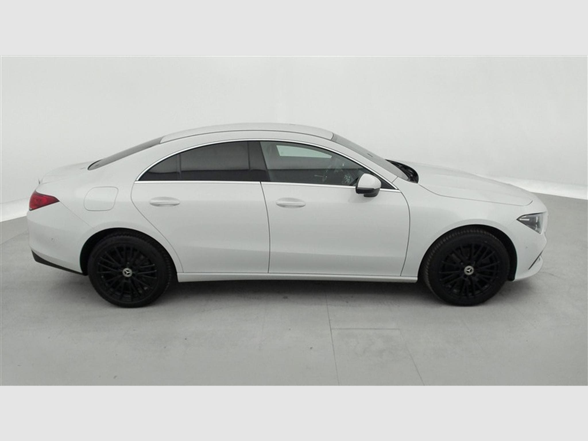 Mercedes CLA 250 e PHEV Luxury Line Cuir / Navi / Led / PDC av+ar (2022) - Photo 23