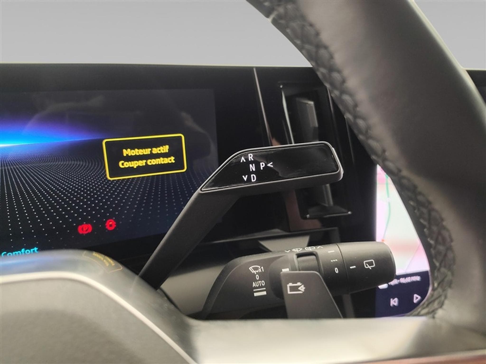 Renault Megane 40kWh Iconic NAVI / FULL LED / CUIR / CAMERA / JA 20" (2023) - Photo 13