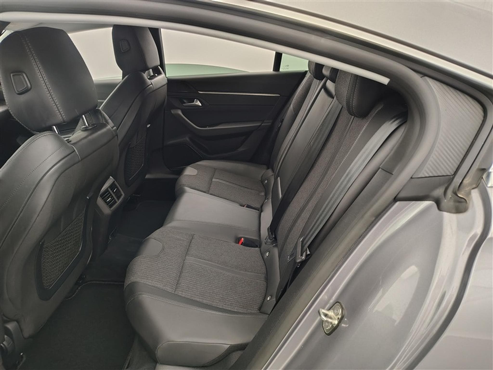 Peugeot 508 1.6 PureTech Allure S&S (2021) - Photo 13