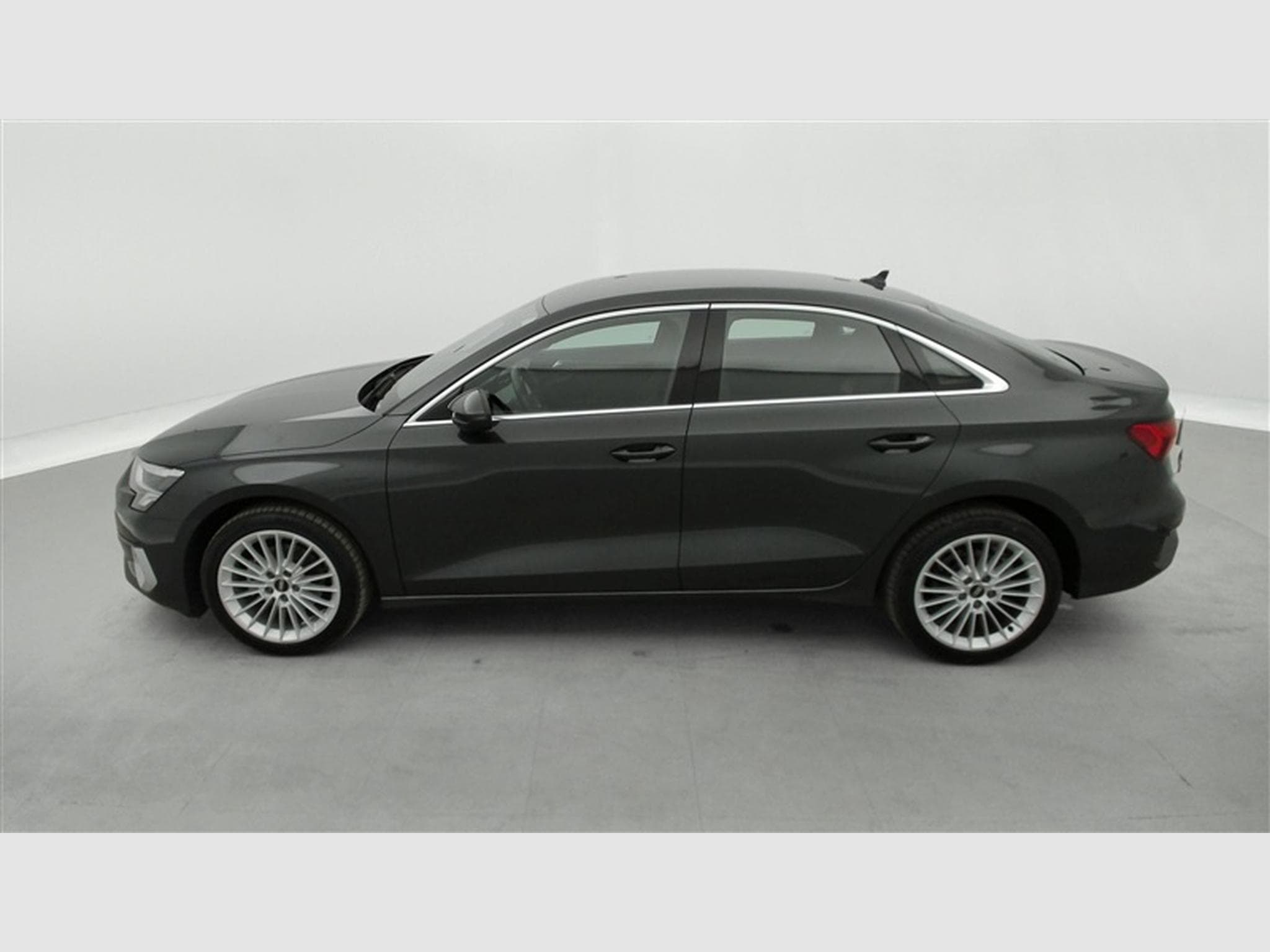 Audi A3 30 TFSI Edition Advanced S tronic Navi / PDC (2023) - Photo 3