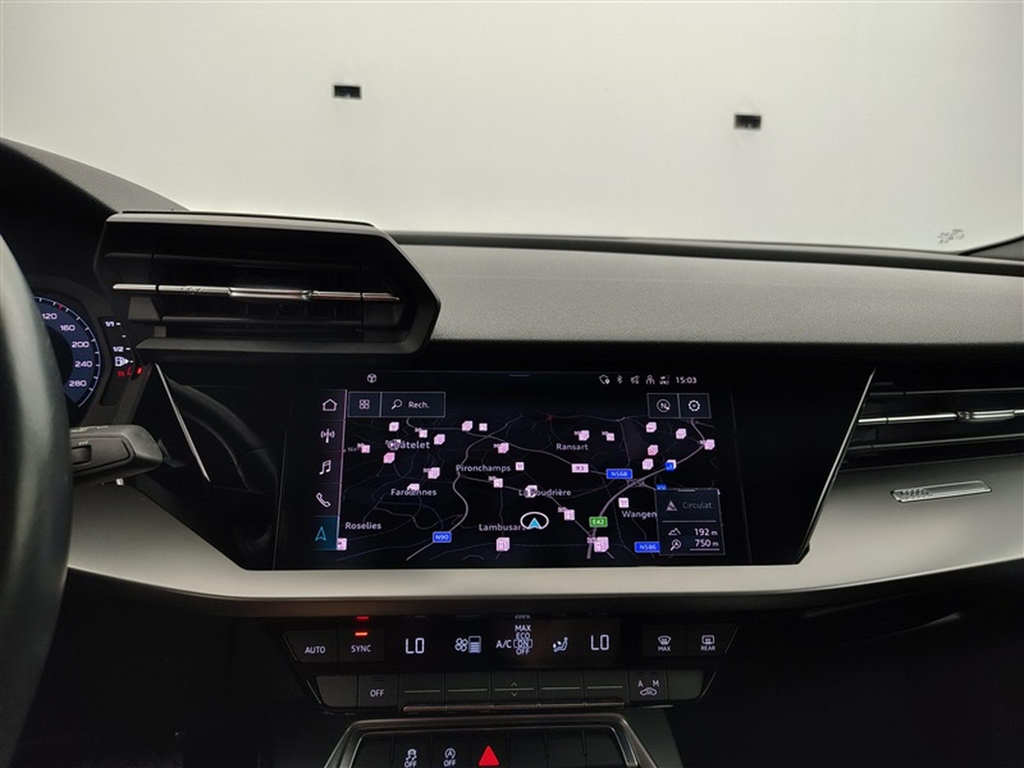 Audi A3 30 TFSI Edition Advanced S tronic Navi / PDC (2023) - Photo 11