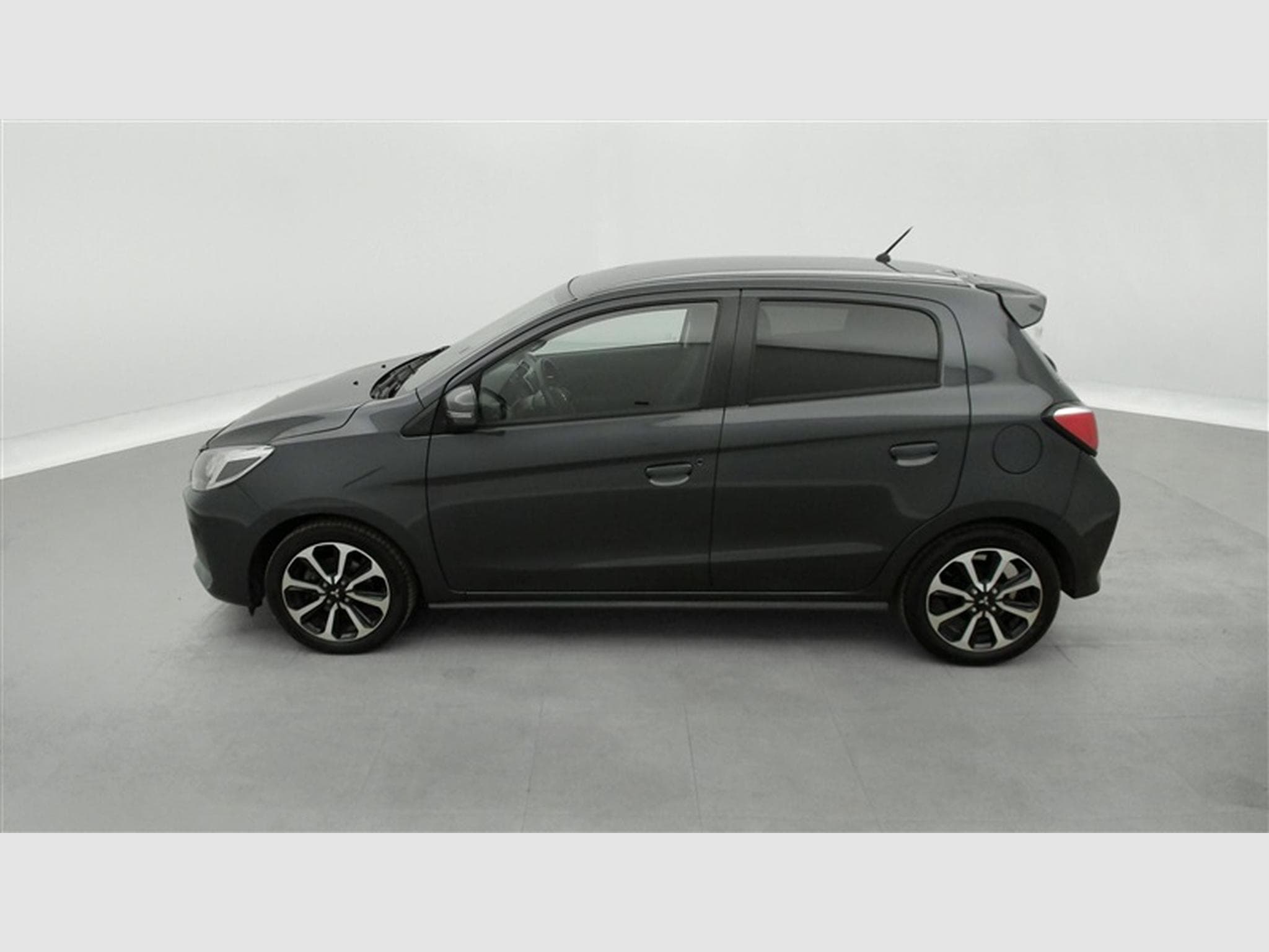 Mitsubishi Space Star 1.2 MiVEC RedLine Edition CARPLAY (2024) - Photo 3