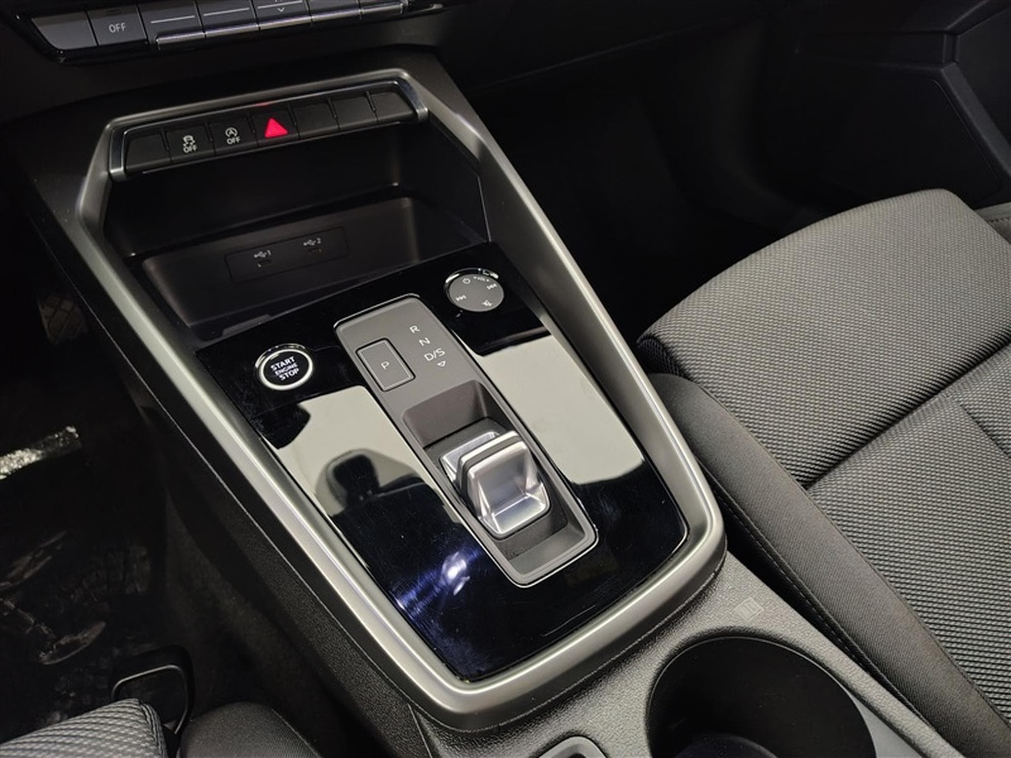 Audi A3 30 TFSI Edition Advanced S tronic Navi / PDC (2023) - Photo 12