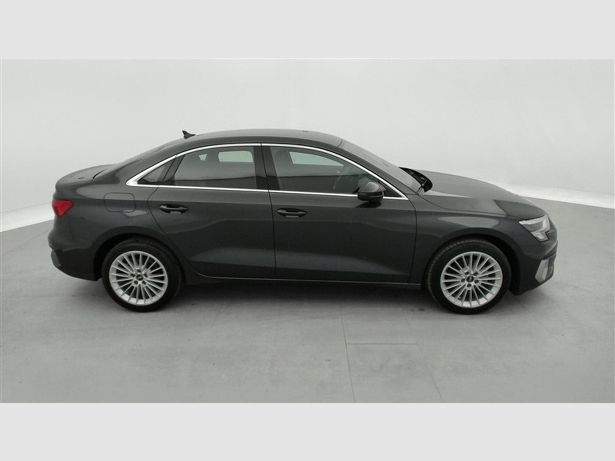 Audi A3 30 TFSI Edition Advanced S tronic Navi / PDC (2023) - Photo 23