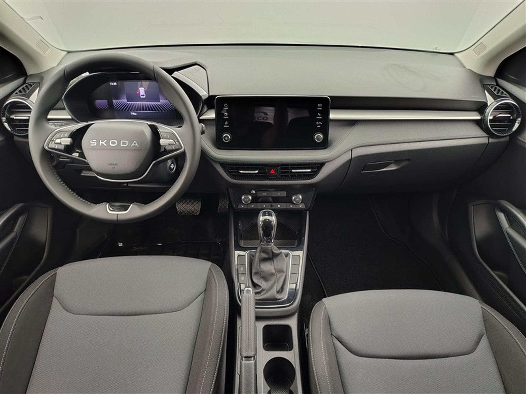 Skoda Fabia 1.0 TSI 115cv DSG Clever CARPLAY / FULL LED / KEYLESS / PDC (2026) - Photo 8
