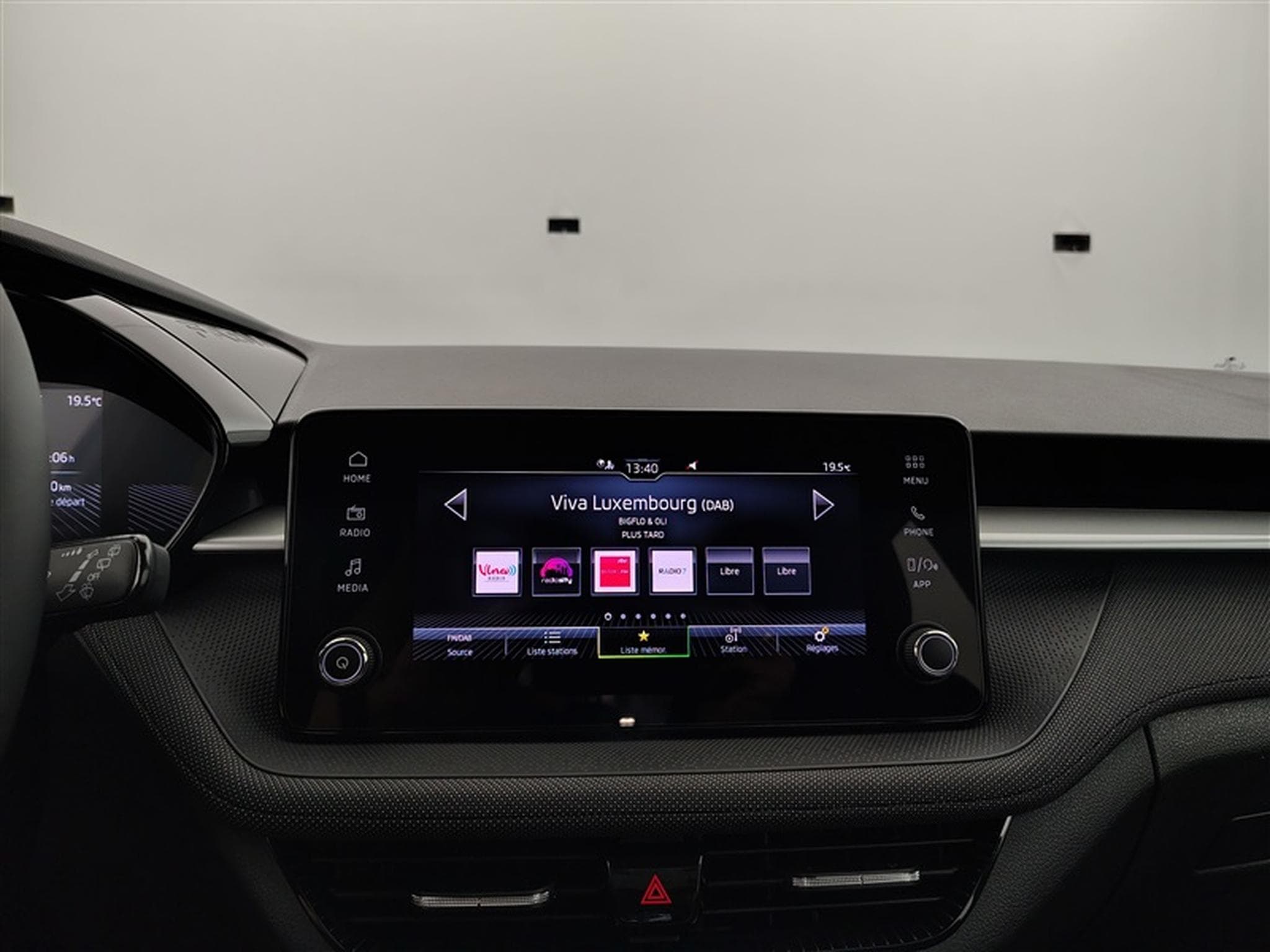 Skoda Fabia 1.0 TSI 115cv DSG Clever CARPLAY / FULL LED / KEYLESS / PDC (2026) - Photo 11