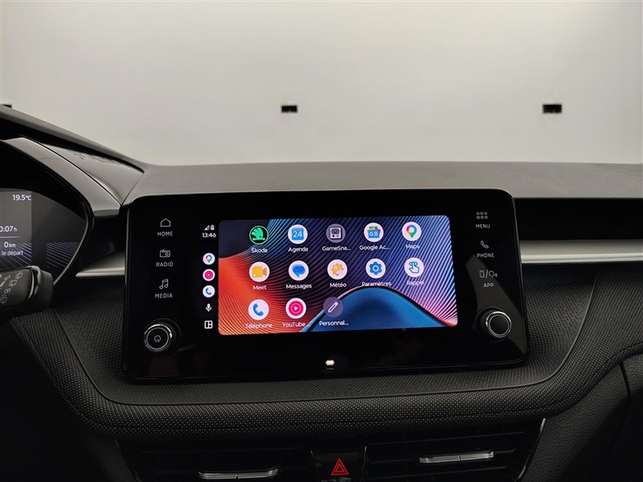 Skoda Fabia 1.0 TSI 115cv DSG Clever CARPLAY / FULL LED / KEYLESS / PDC (2026) - Photo 20
