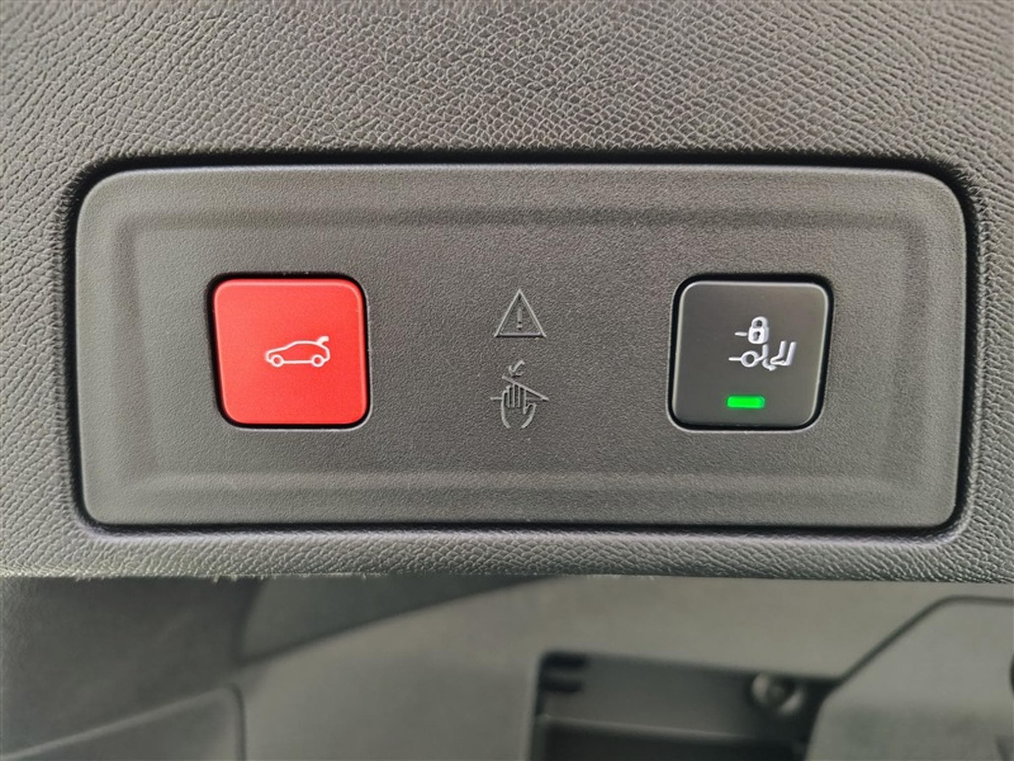 Peugeot 508 1.5 BlueHDi 130cv EAT8 Allure Pack NAVI / KEYLESS / CAMERA (2021) - Photo 19