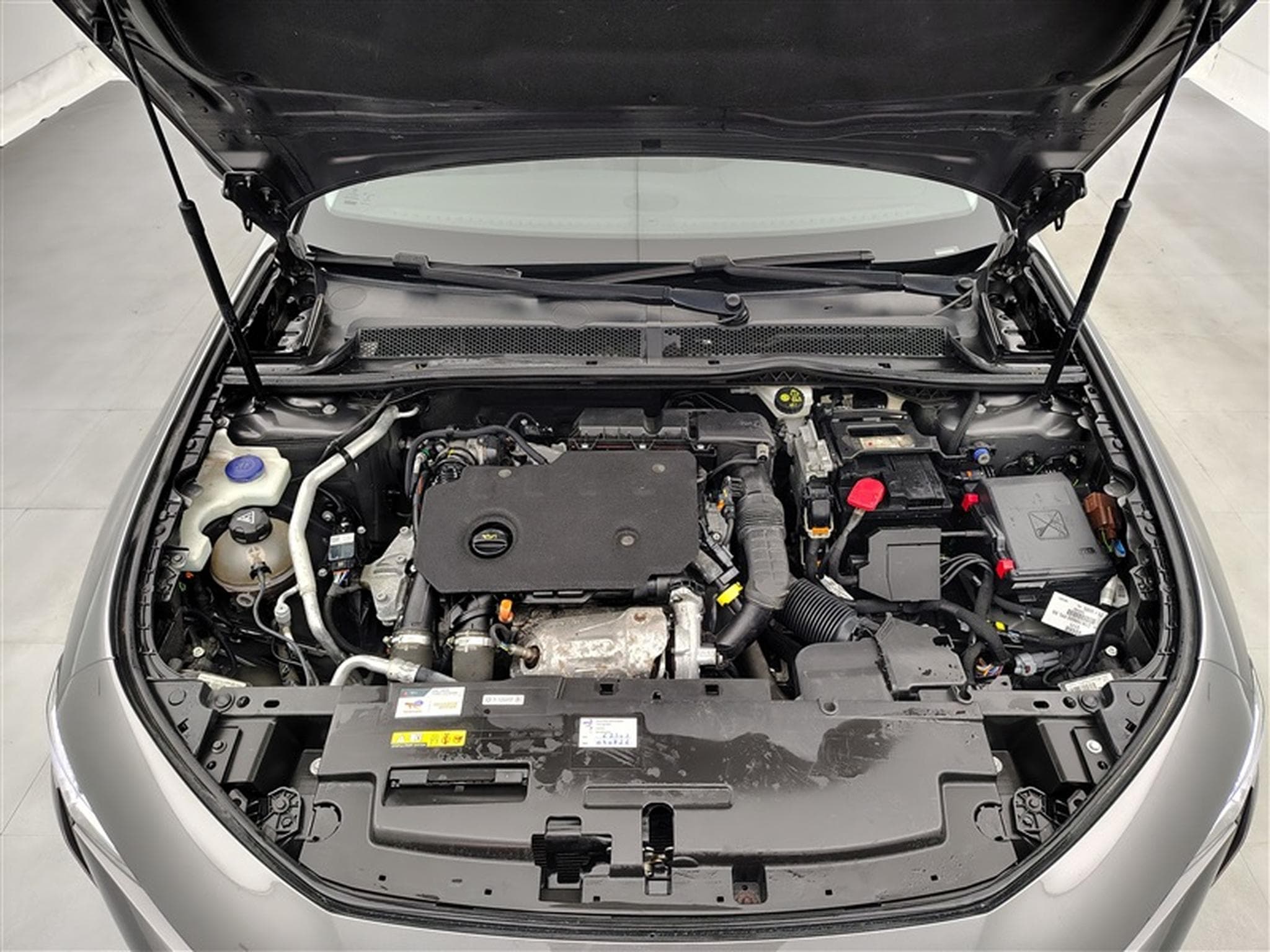 Peugeot 508 1.5 BlueHDi 130cv EAT8 Allure Pack NAVI / KEYLESS / CAMERA (2021) - Photo 20
